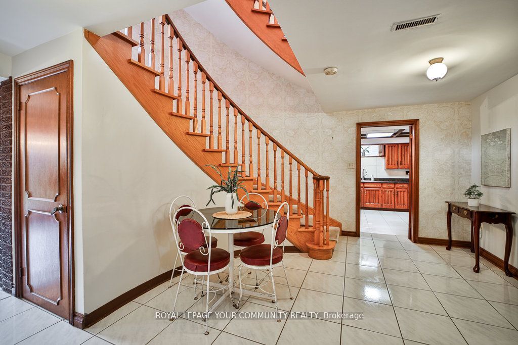 21 Disan Court Property Photo 32