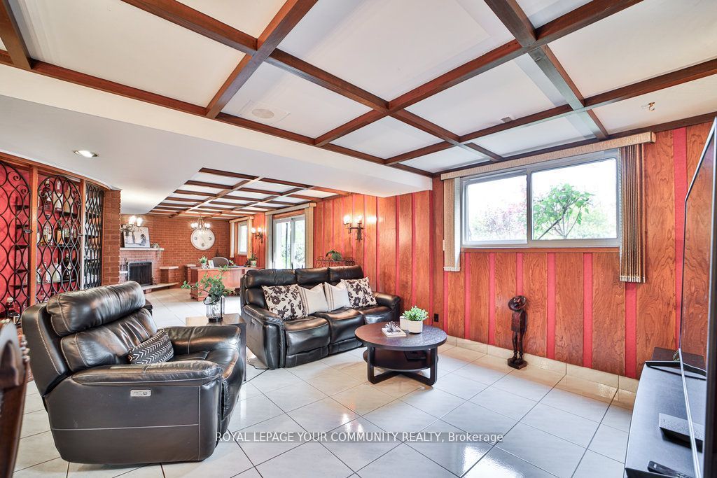 21 Disan Court Property Photo 34