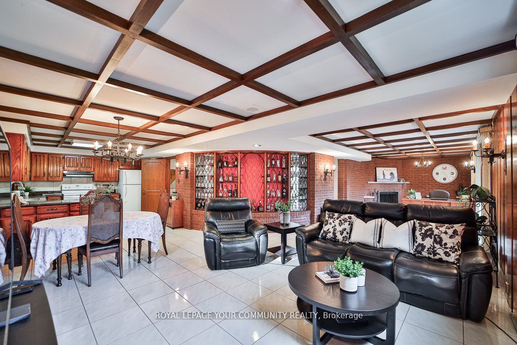 21 Disan Court Property Photo 35