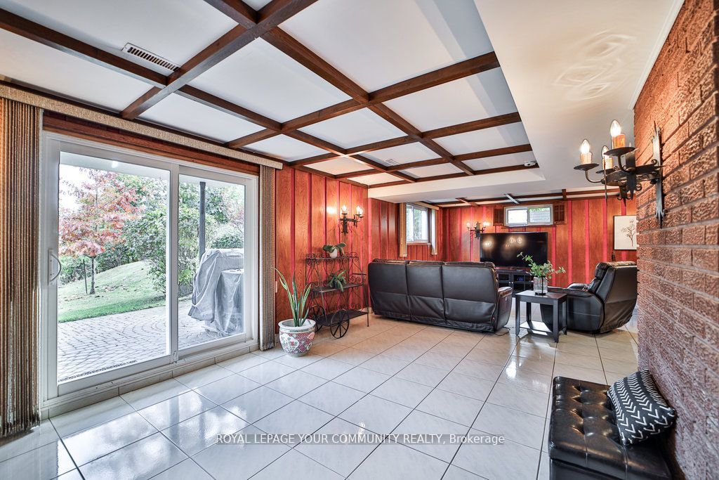 21 Disan Court Property Photo 36