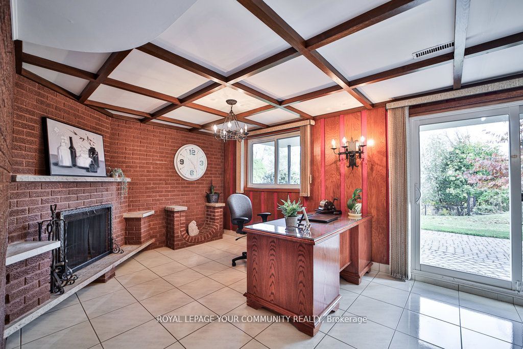 21 Disan Court Property Photo 38