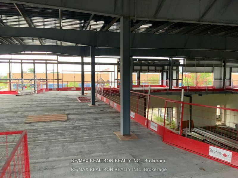 10 Vice Regent Boulevard Property Photo 8
