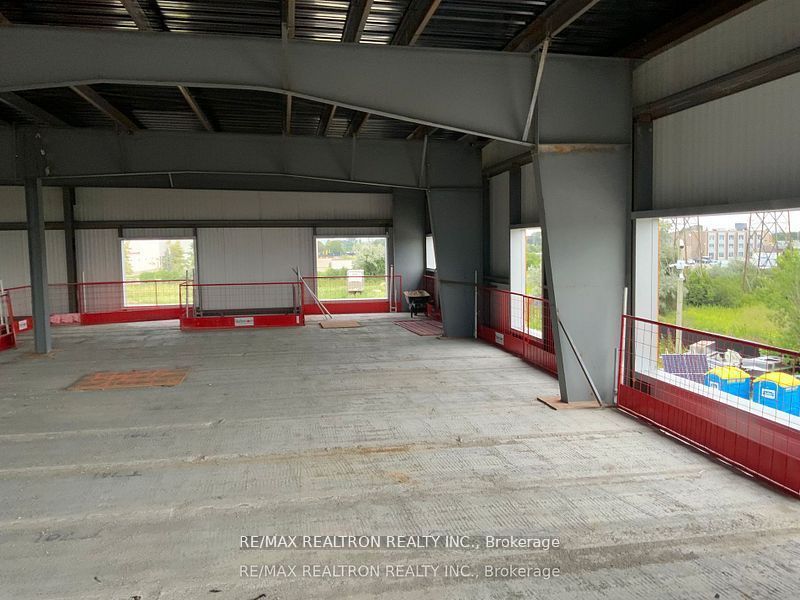 10 Vice Regent Boulevard Property Photo 17