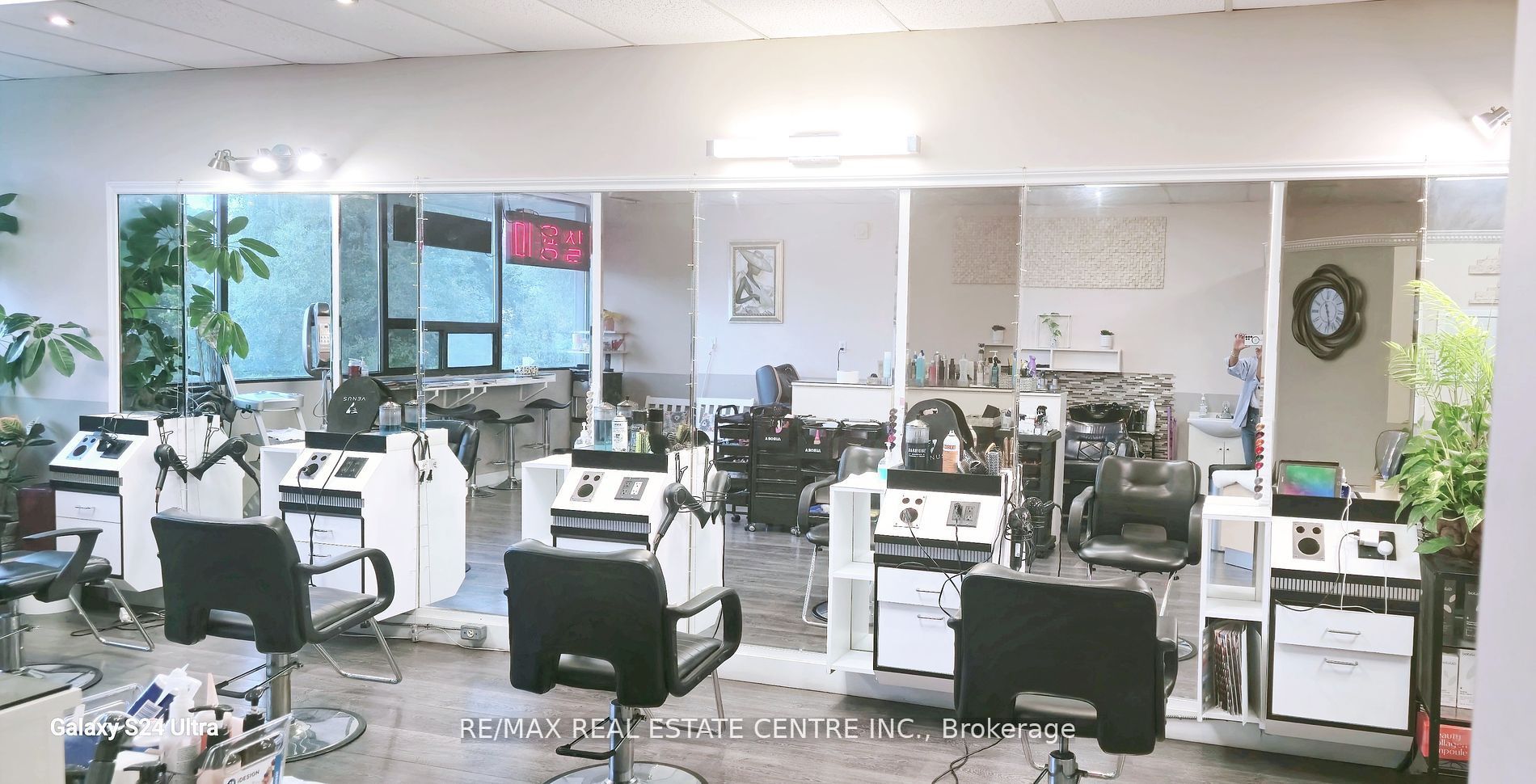 #206 - 333 Dundas Street Property Photo 1