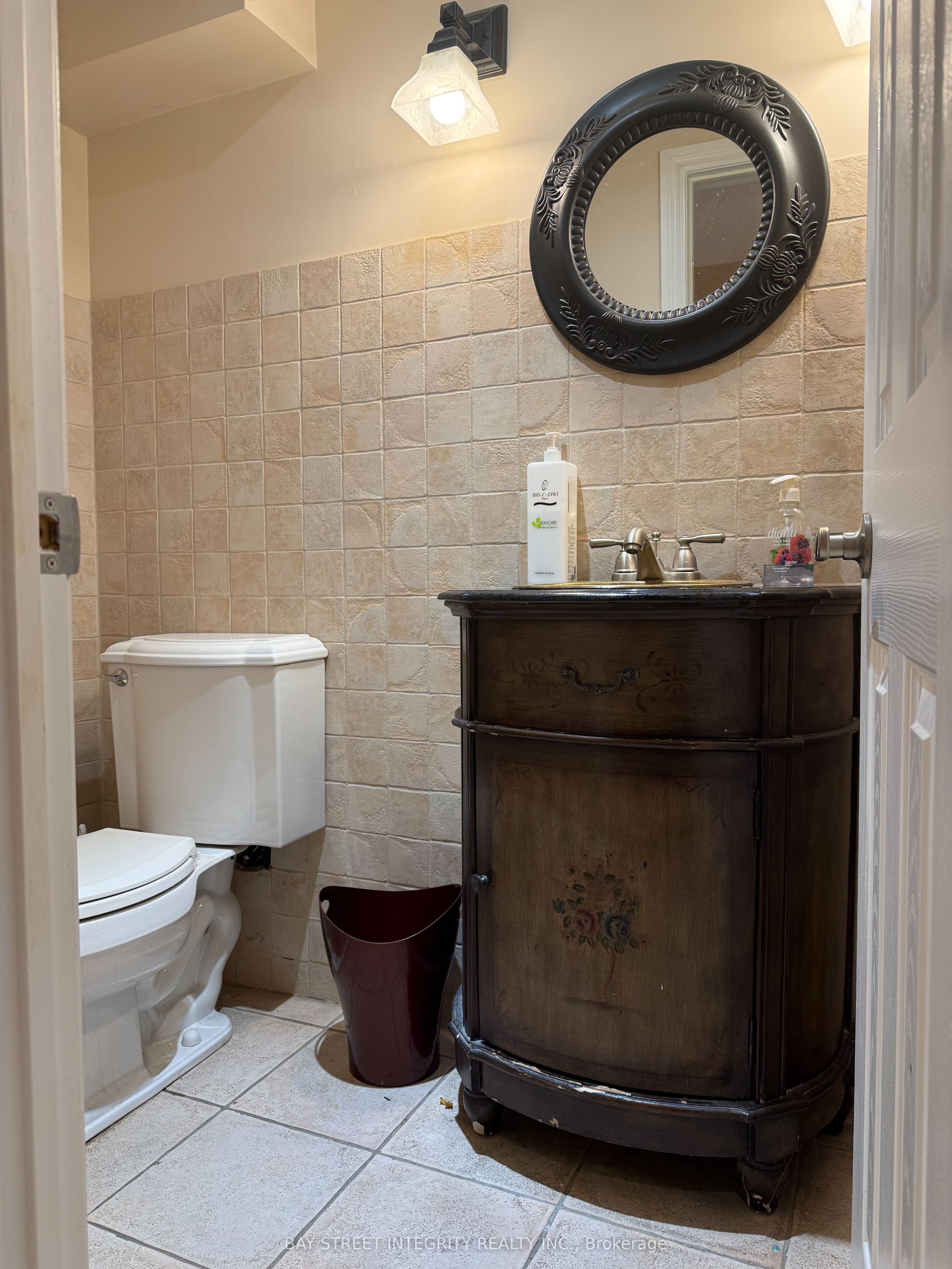 1850 Lakeshore Road Property Photo 12