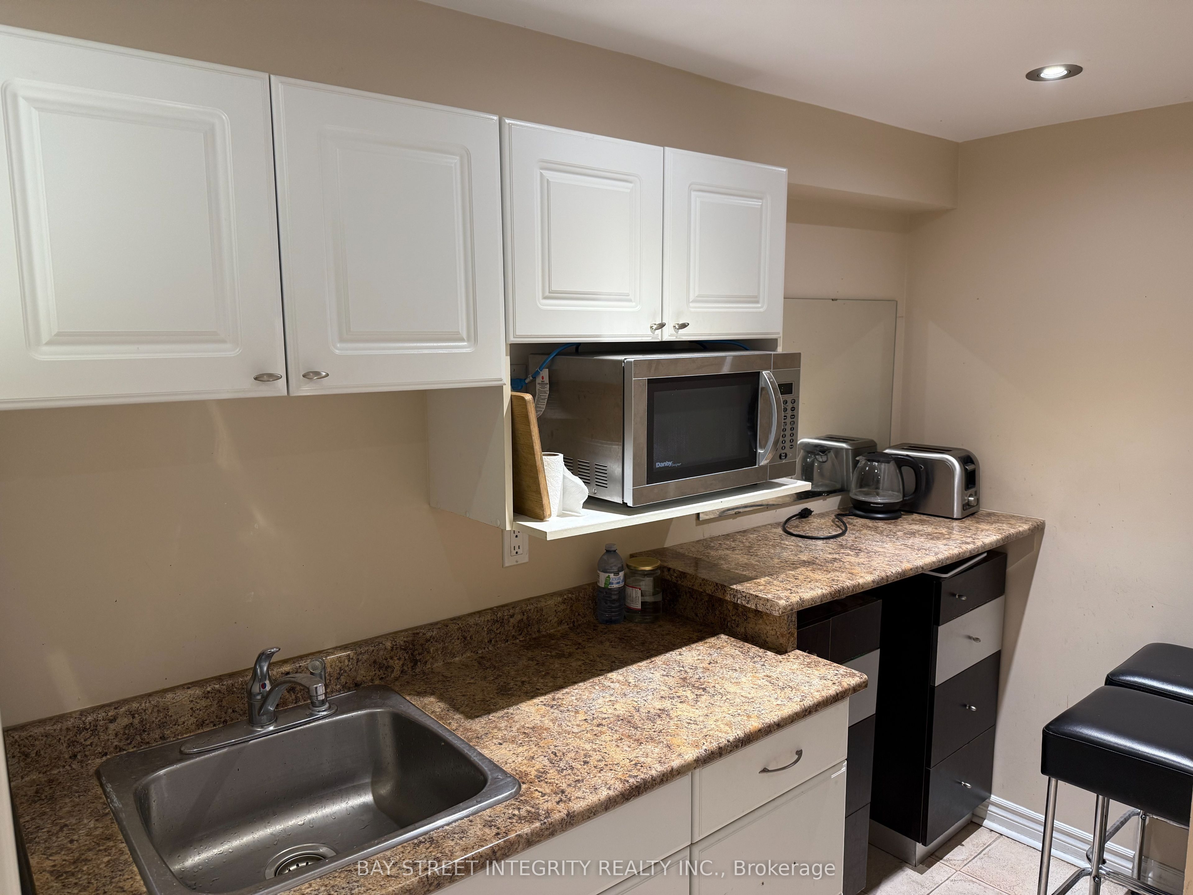 1850 Lakeshore Road Property Photo 13