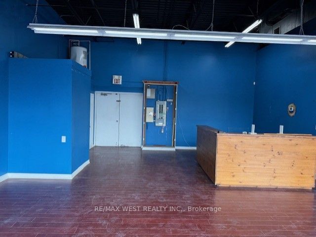 #2 - 256 Queen Street Property Photo 4