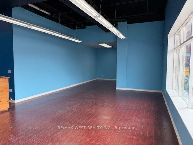 #2 - 256 Queen Street Property Photo 5