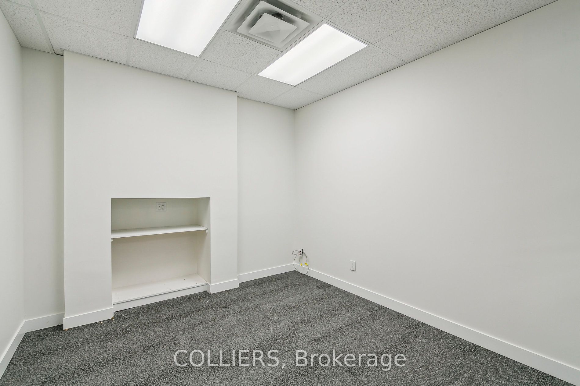 4284 Village Centre Ct Property Photo 20