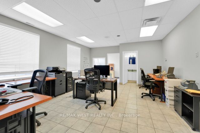 640 Hardwick Rd Property Photo 4