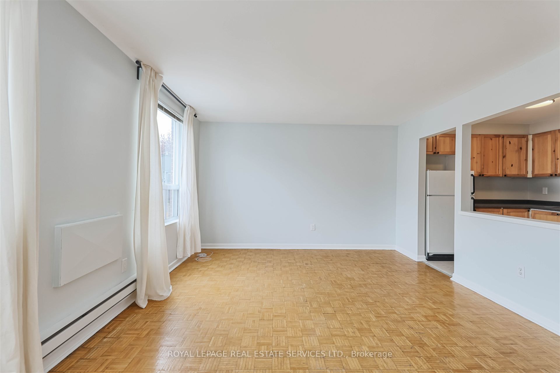 2875 Bloor Street W Back Property Photo 4