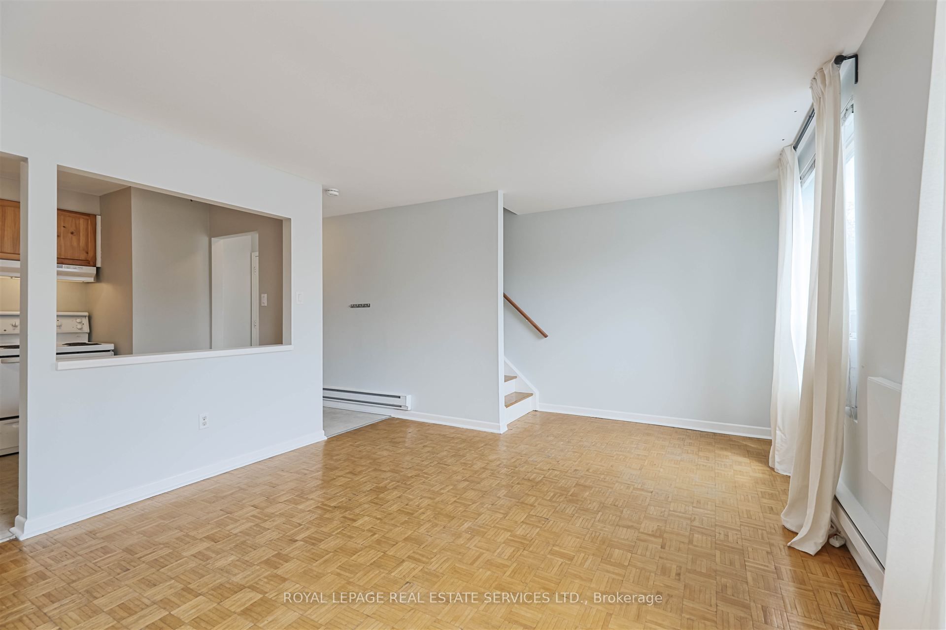 2875 Bloor Street W Back Property Photo 5