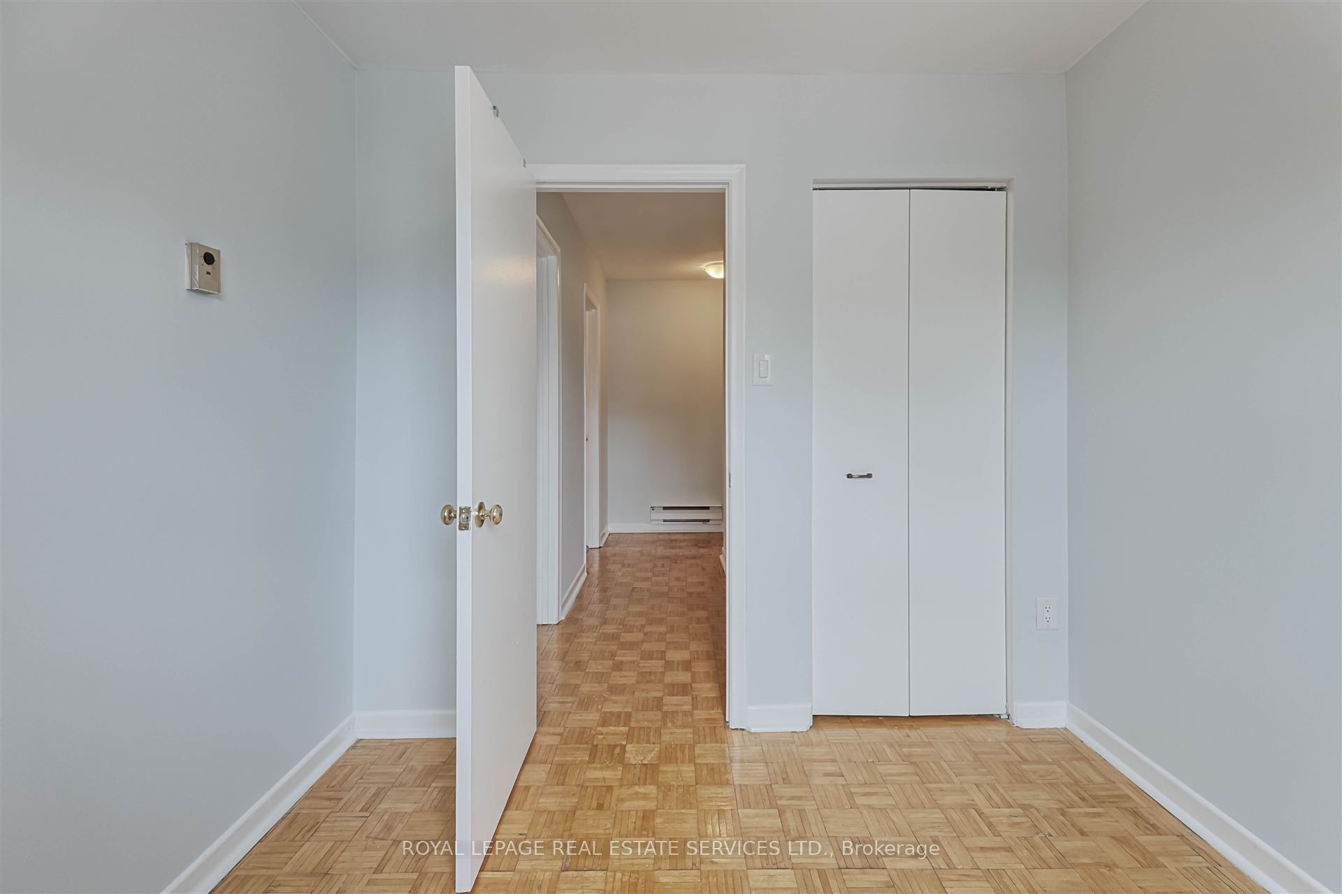 2875 Bloor Street W Back Property Photo 11