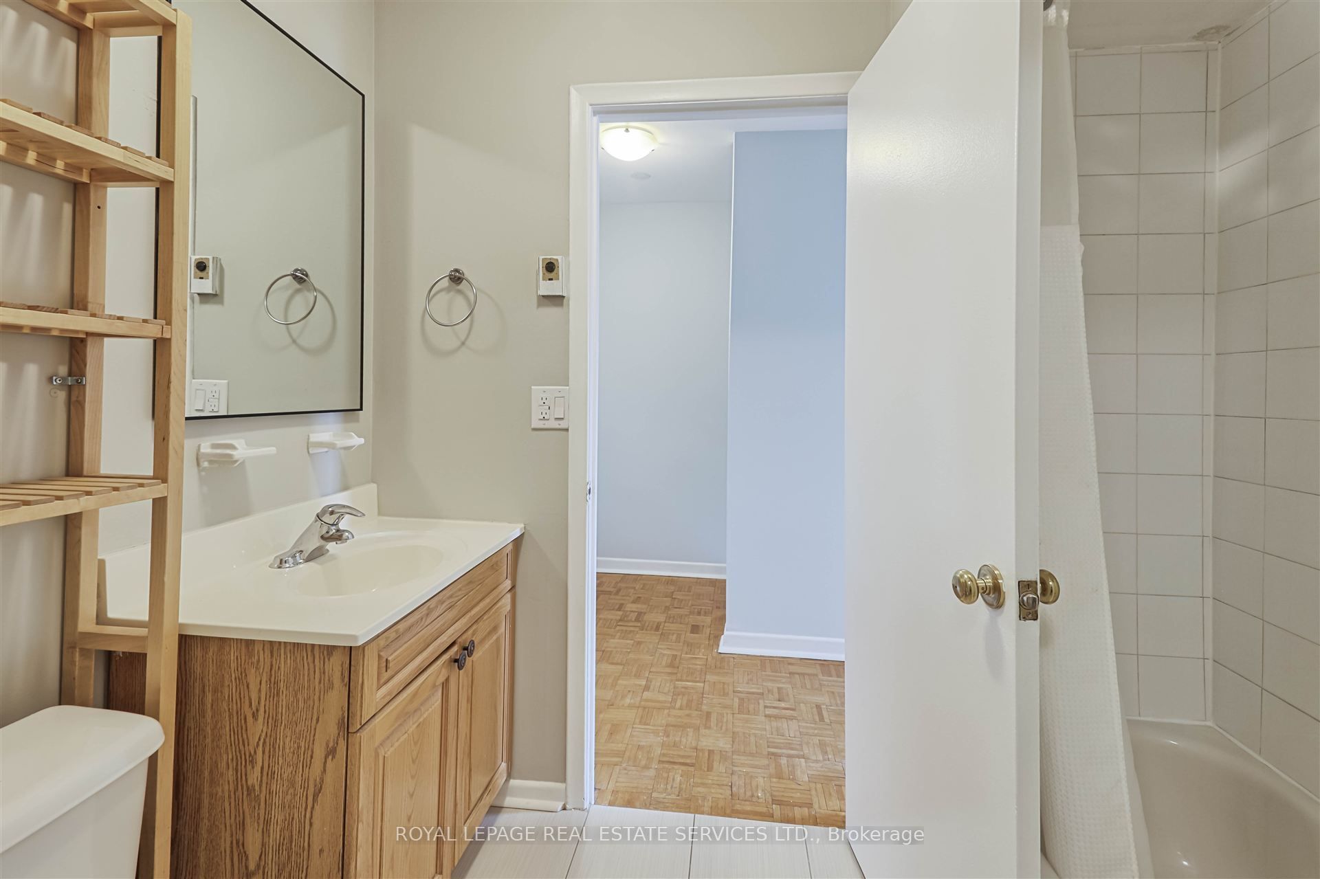 2875 Bloor Street W Back Property Photo 13
