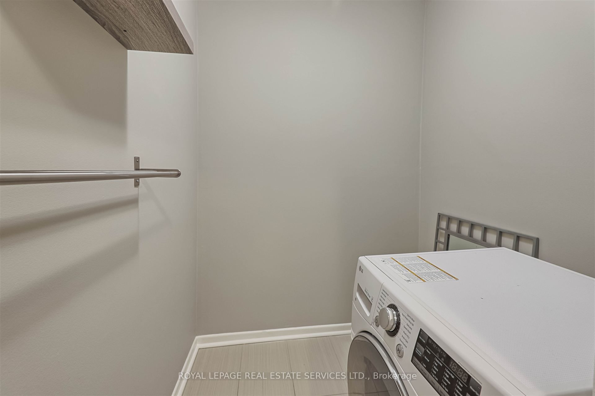 2875 Bloor Street W Back Property Photo 14