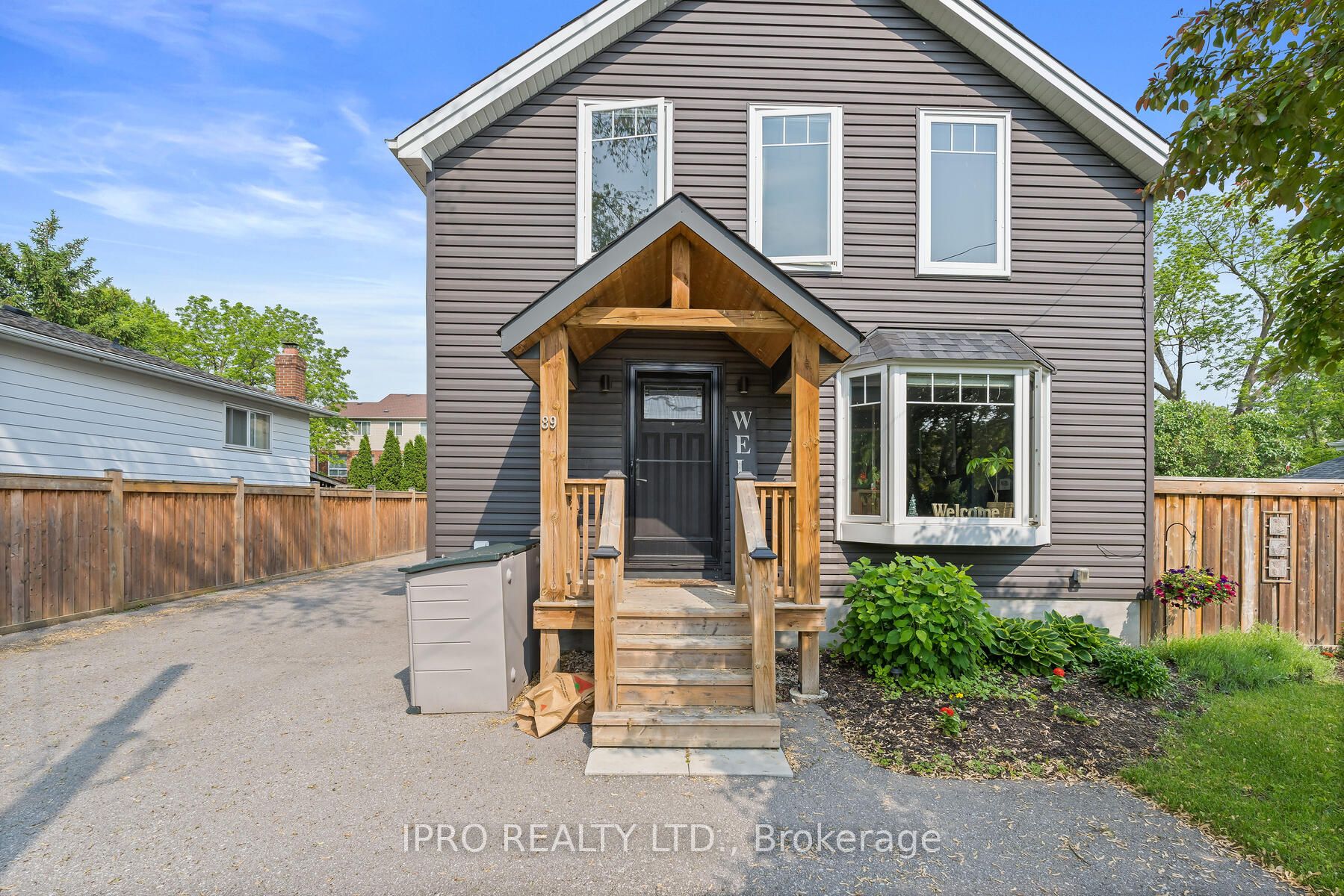 89 John St Property Photo 2