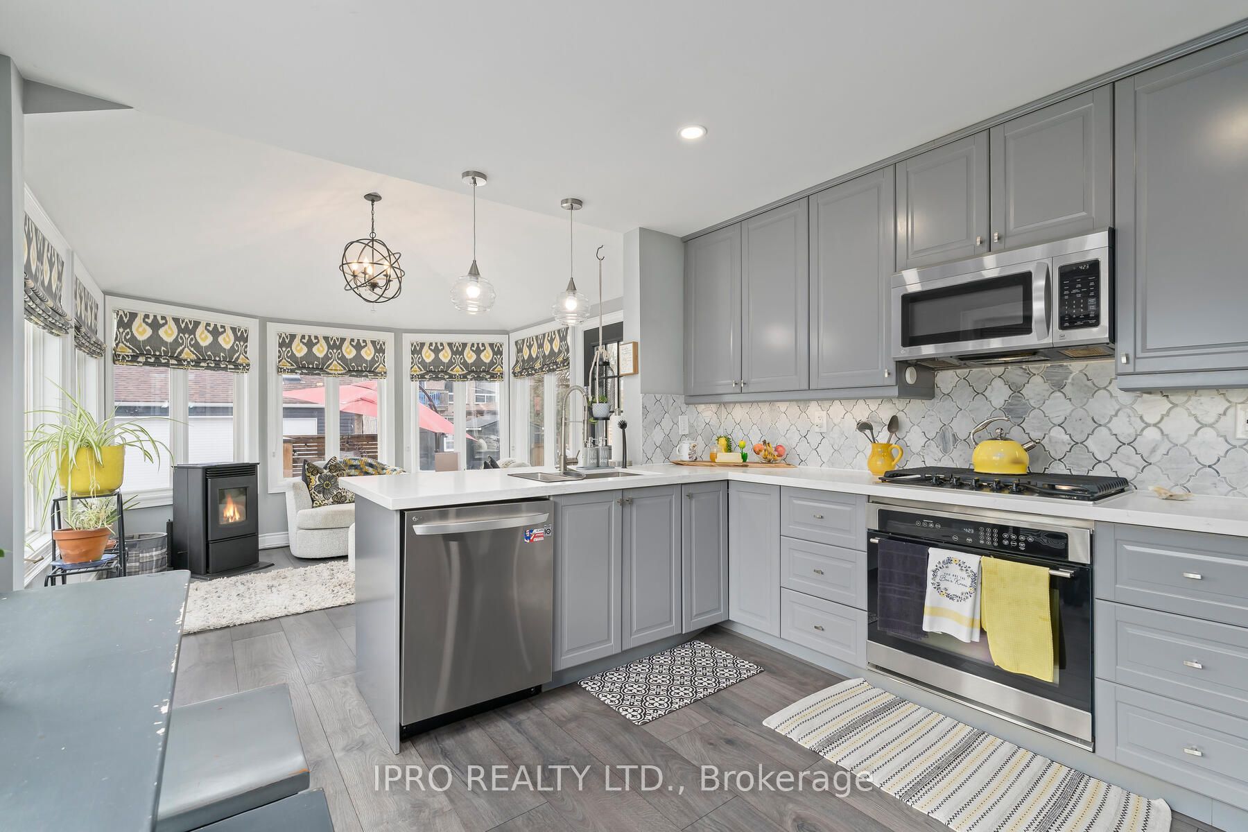 89 John St Property Photo 9