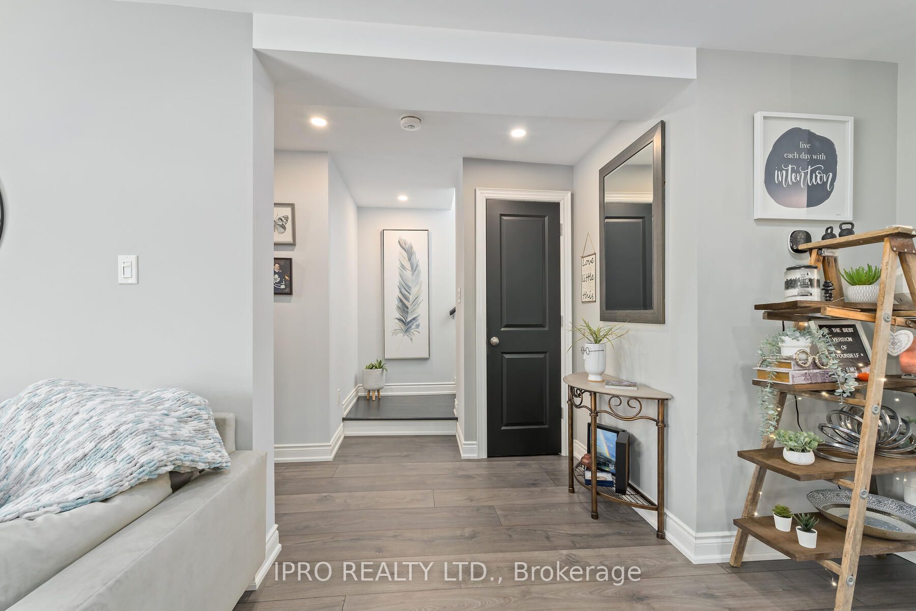 89 John St Property Photo 15