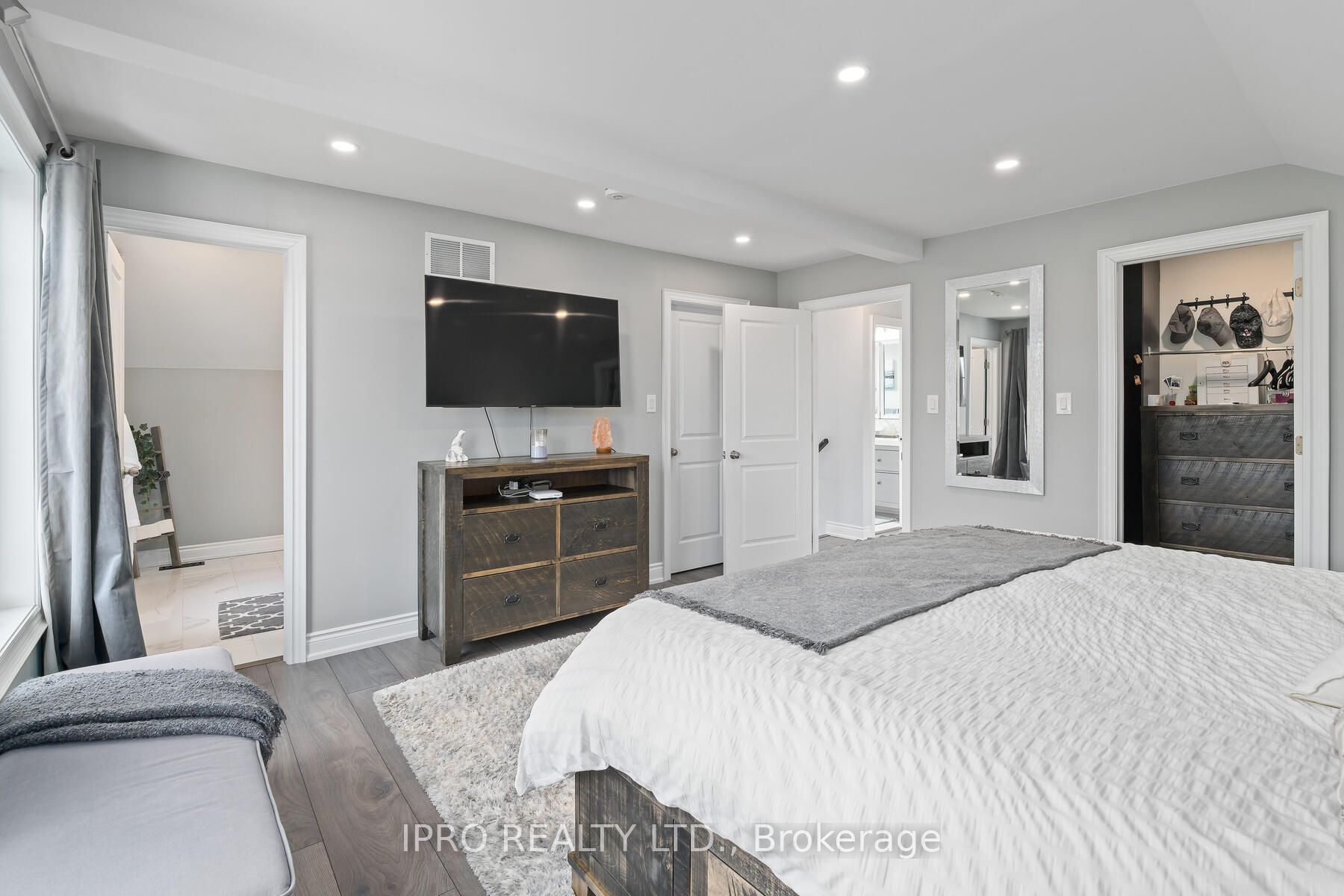 89 John St Property Photo 18