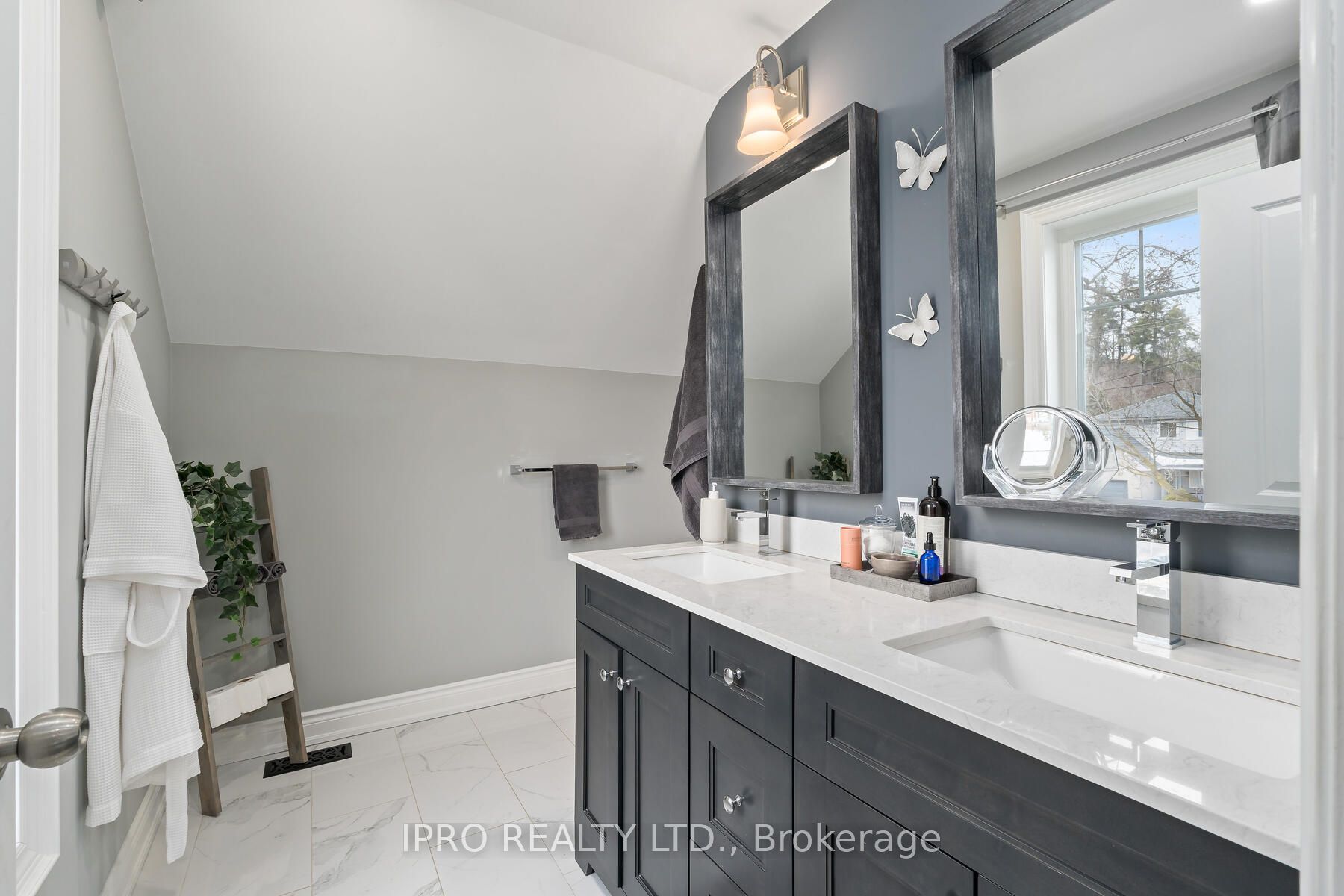 89 John St Property Photo 19