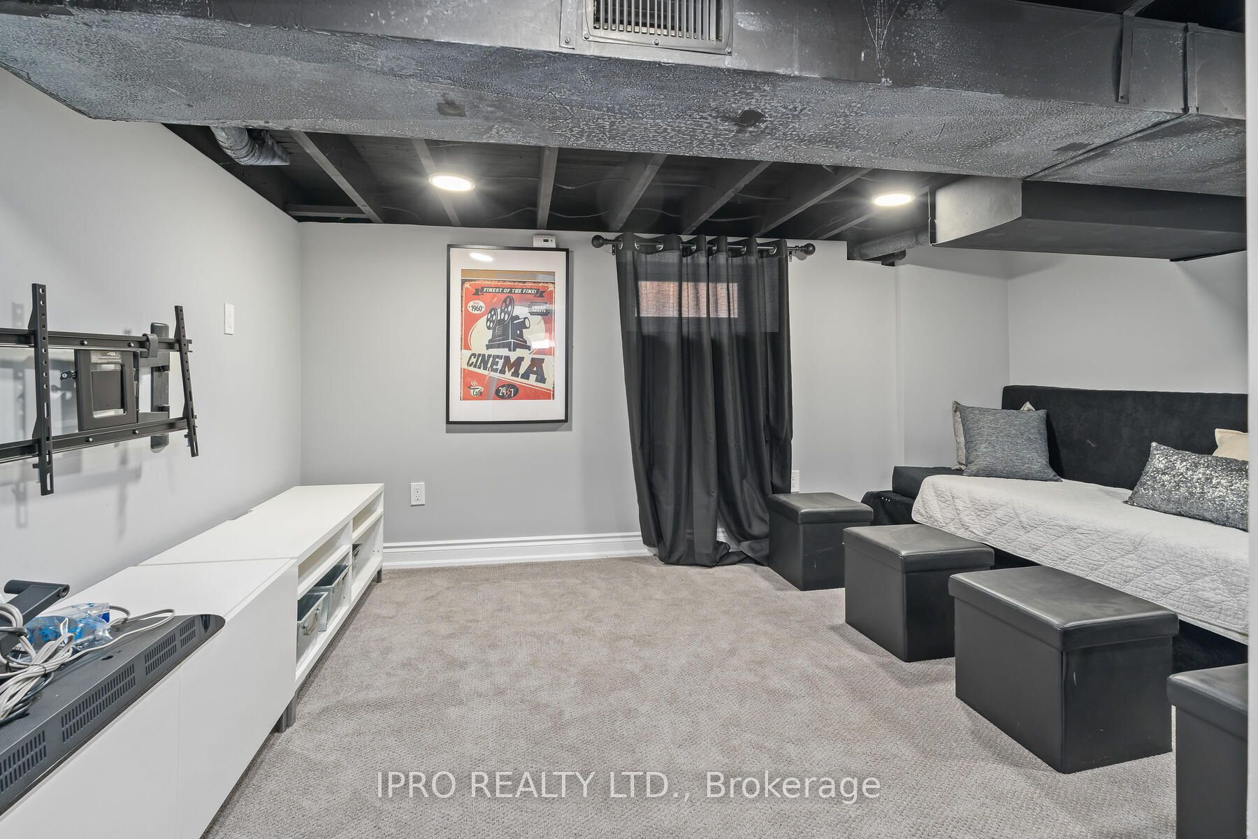 89 John St Property Photo 25
