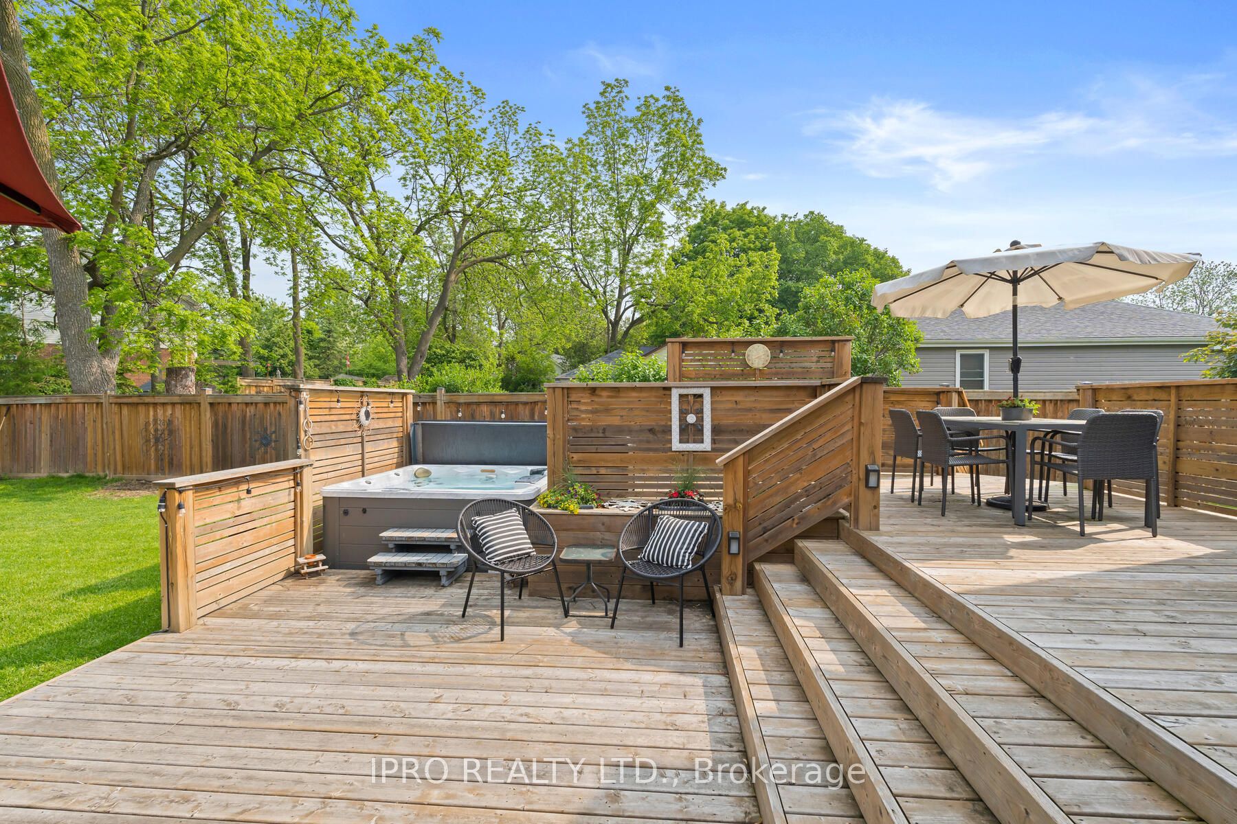 89 John St Property Photo 29