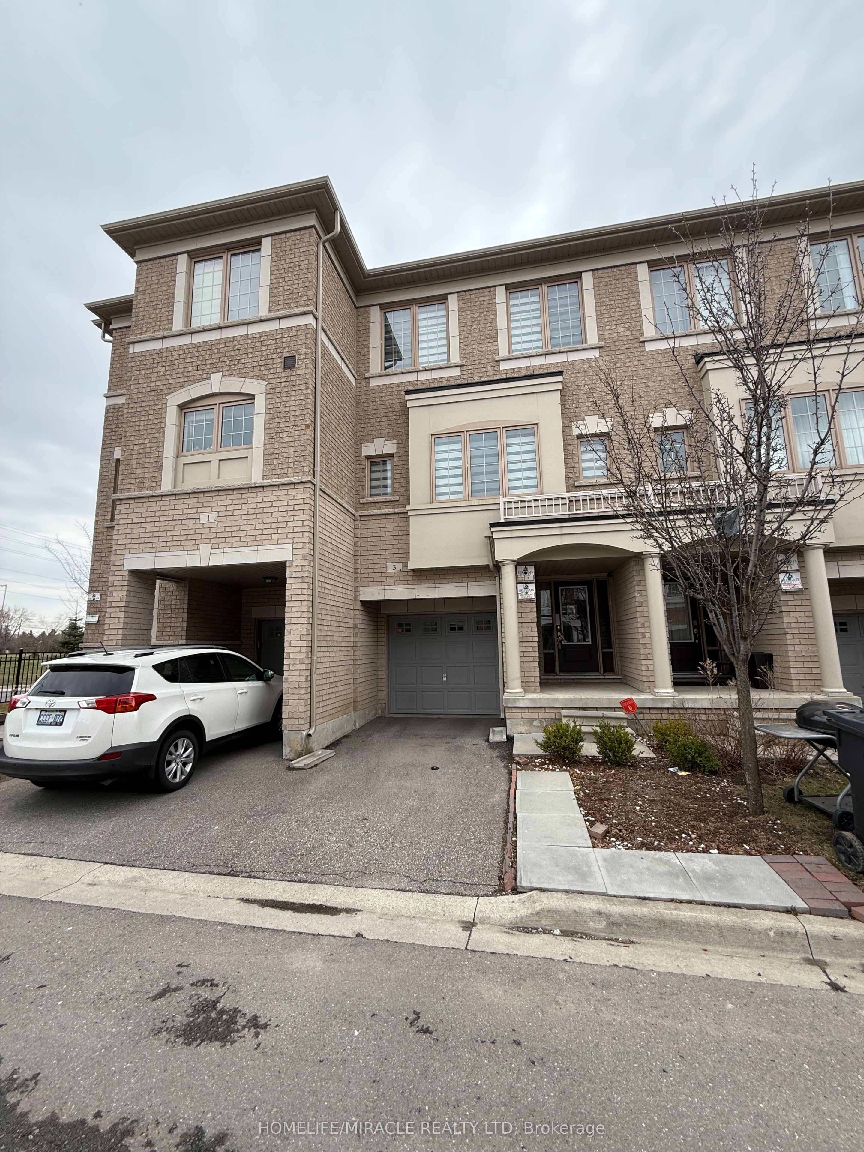 3 Abercove Close Property Photo 1