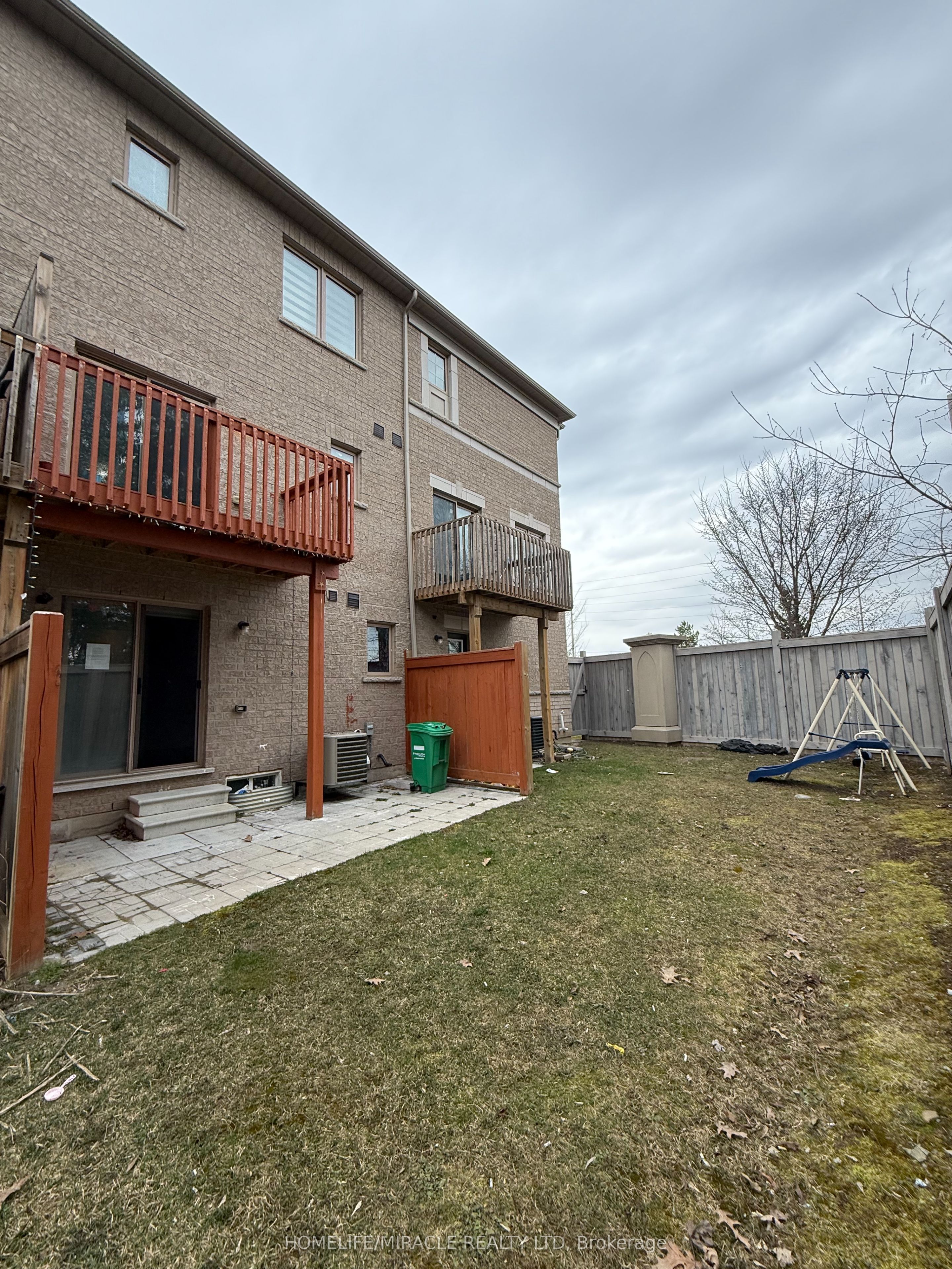 3 Abercove Close Property Photo 7