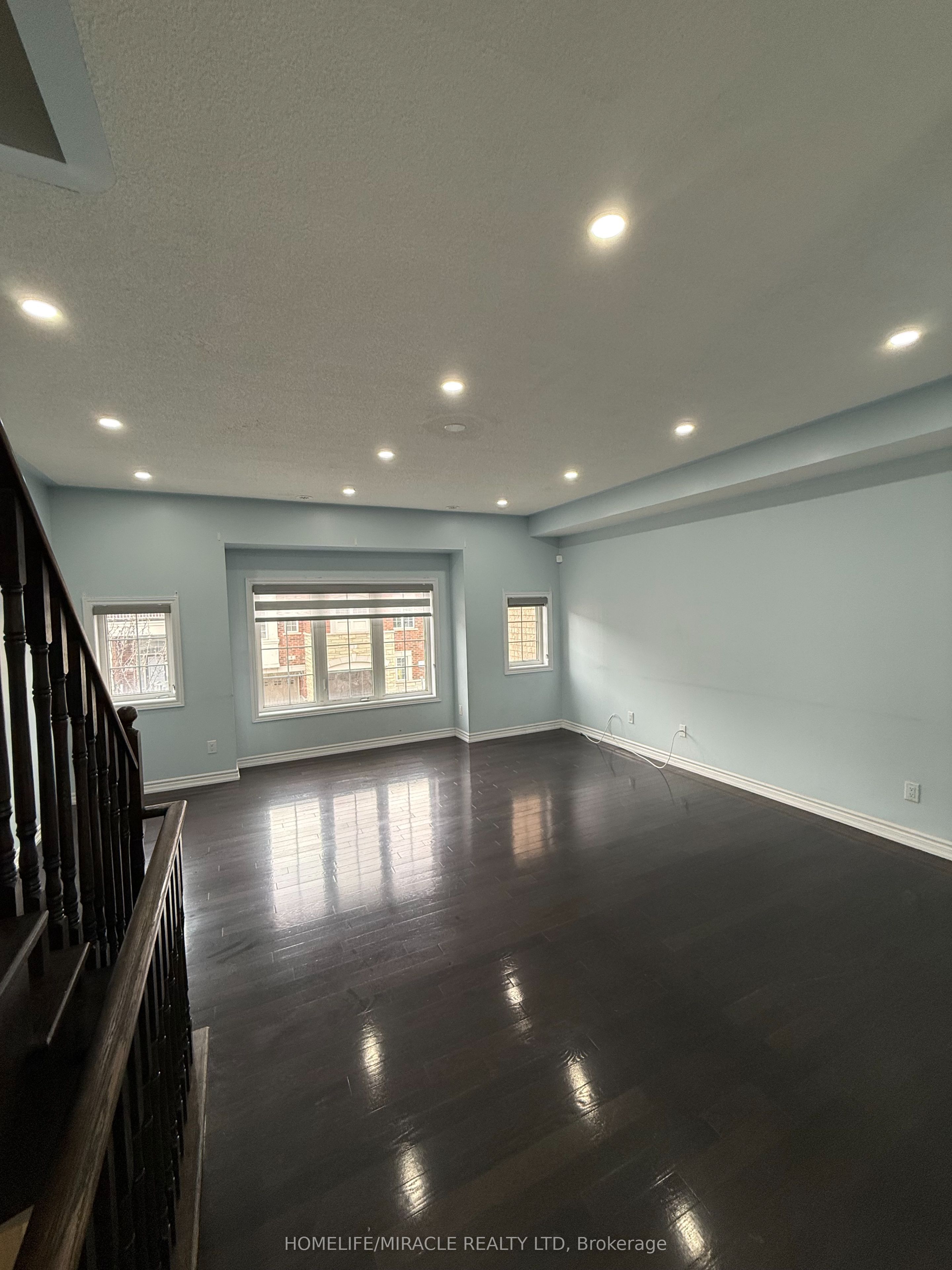 3 Abercove Close Property Photo 16