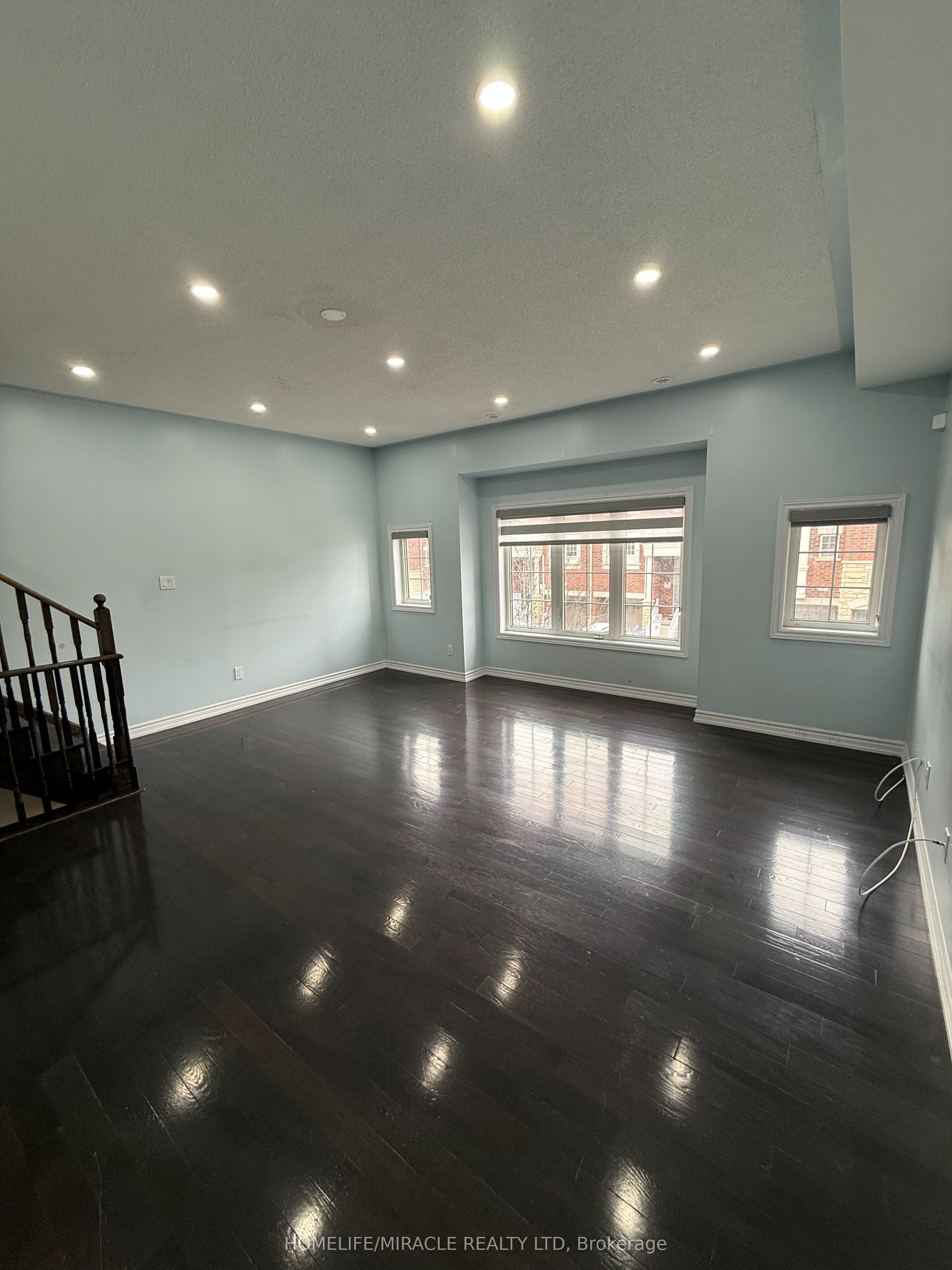 3 Abercove Close Property Photo 17