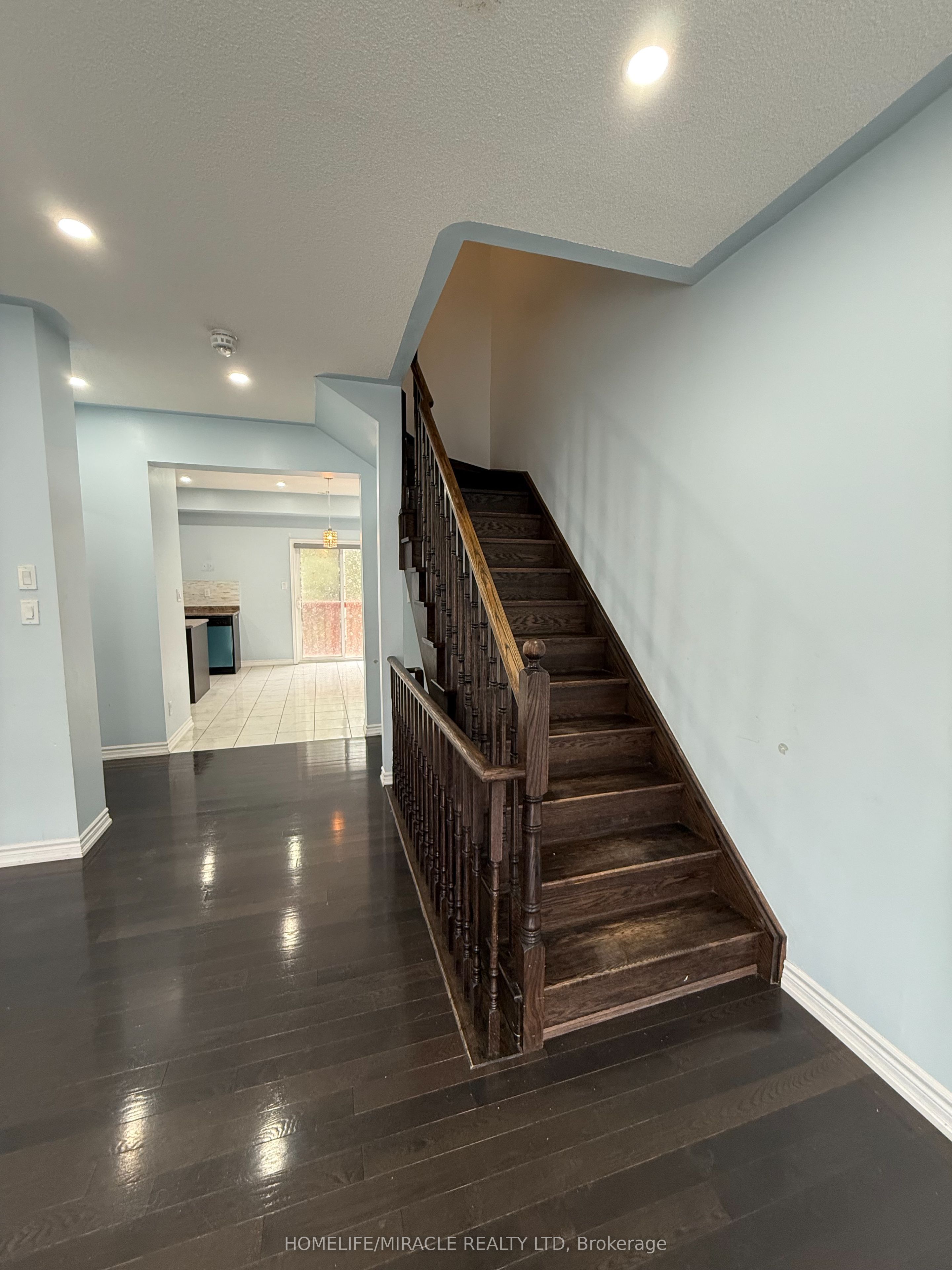 3 Abercove Close Property Photo 18