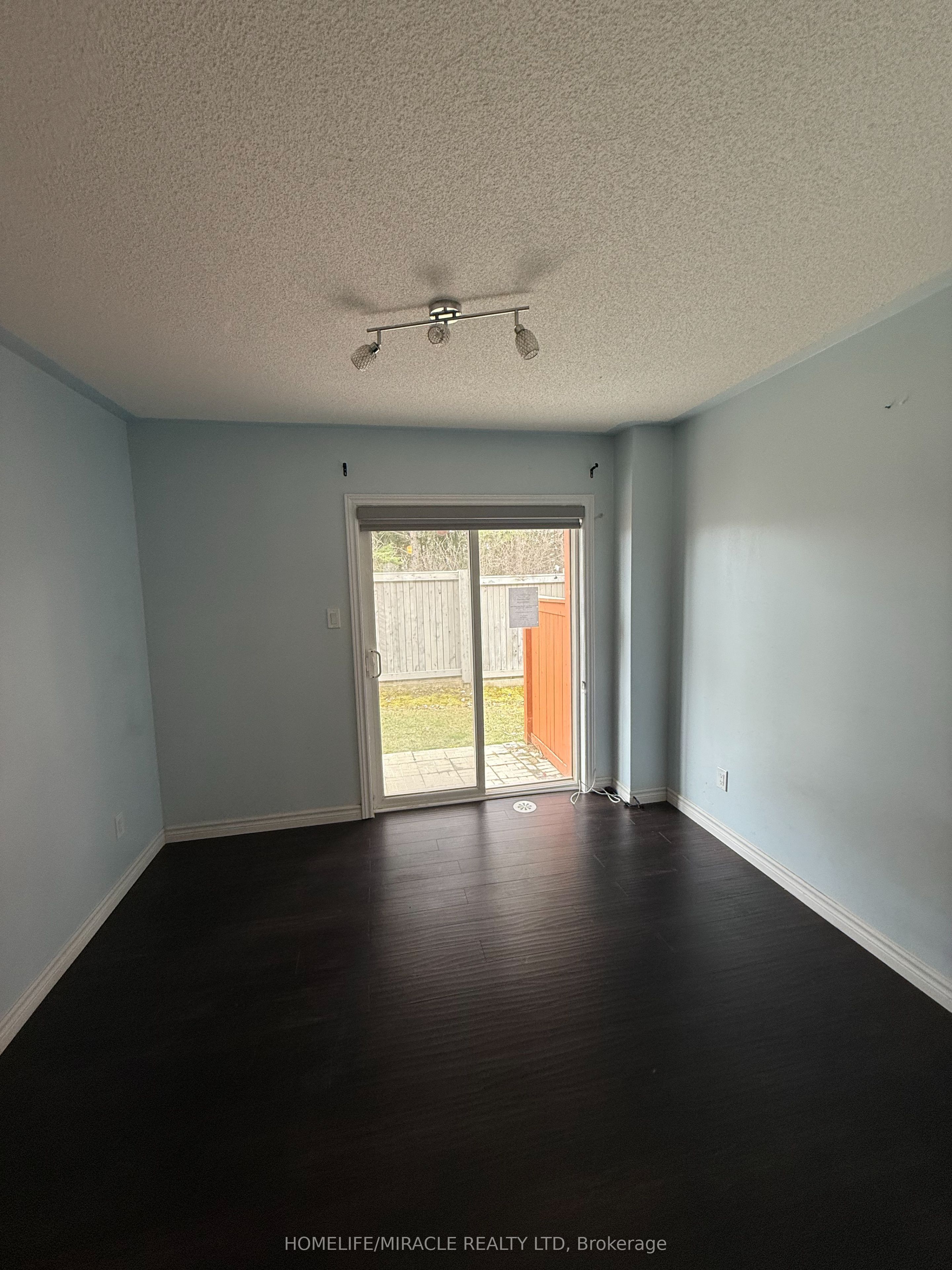 3 Abercove Close Property Photo 28