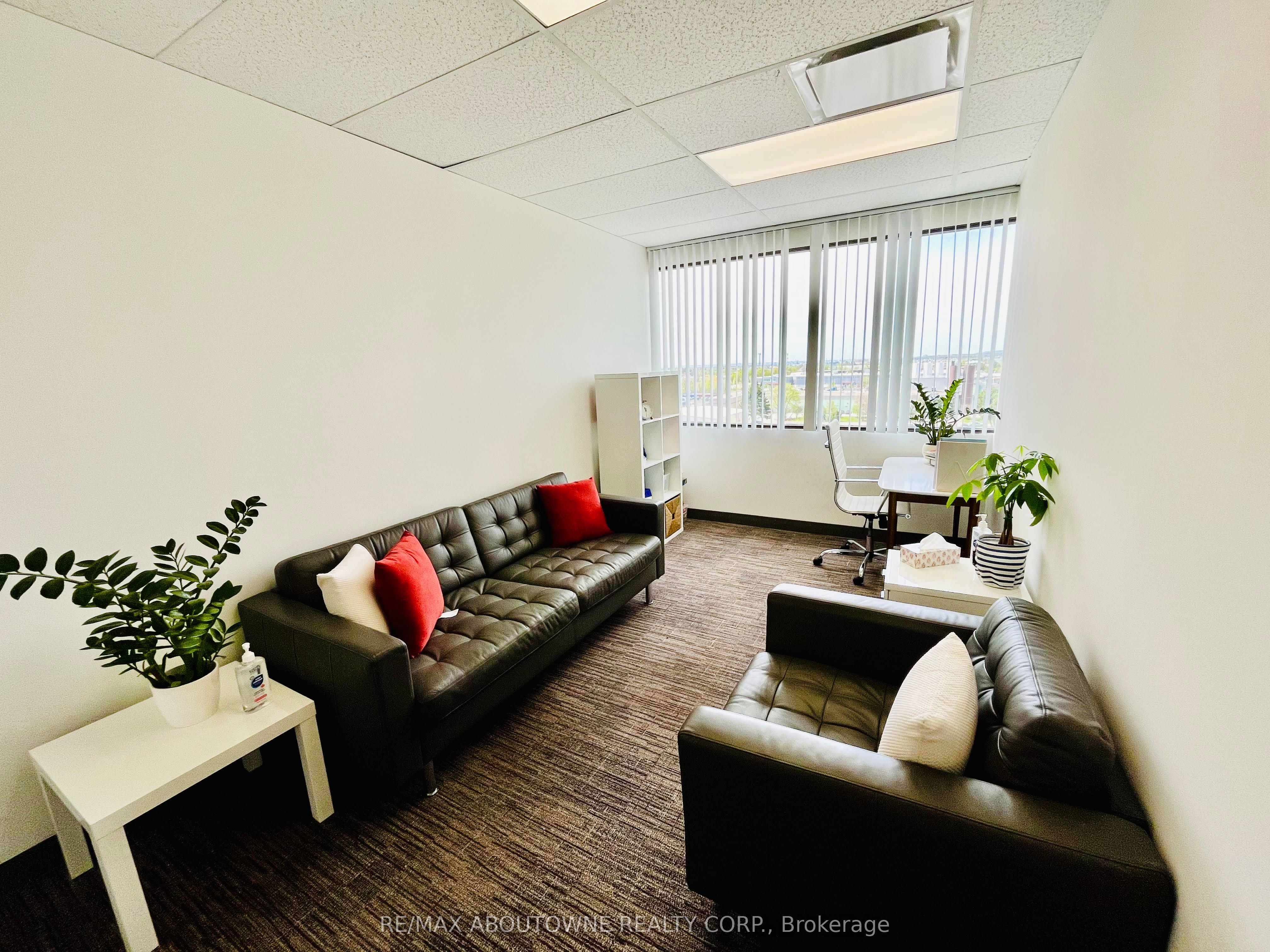 #601 - 700 Dorval Drive Property Photo 7