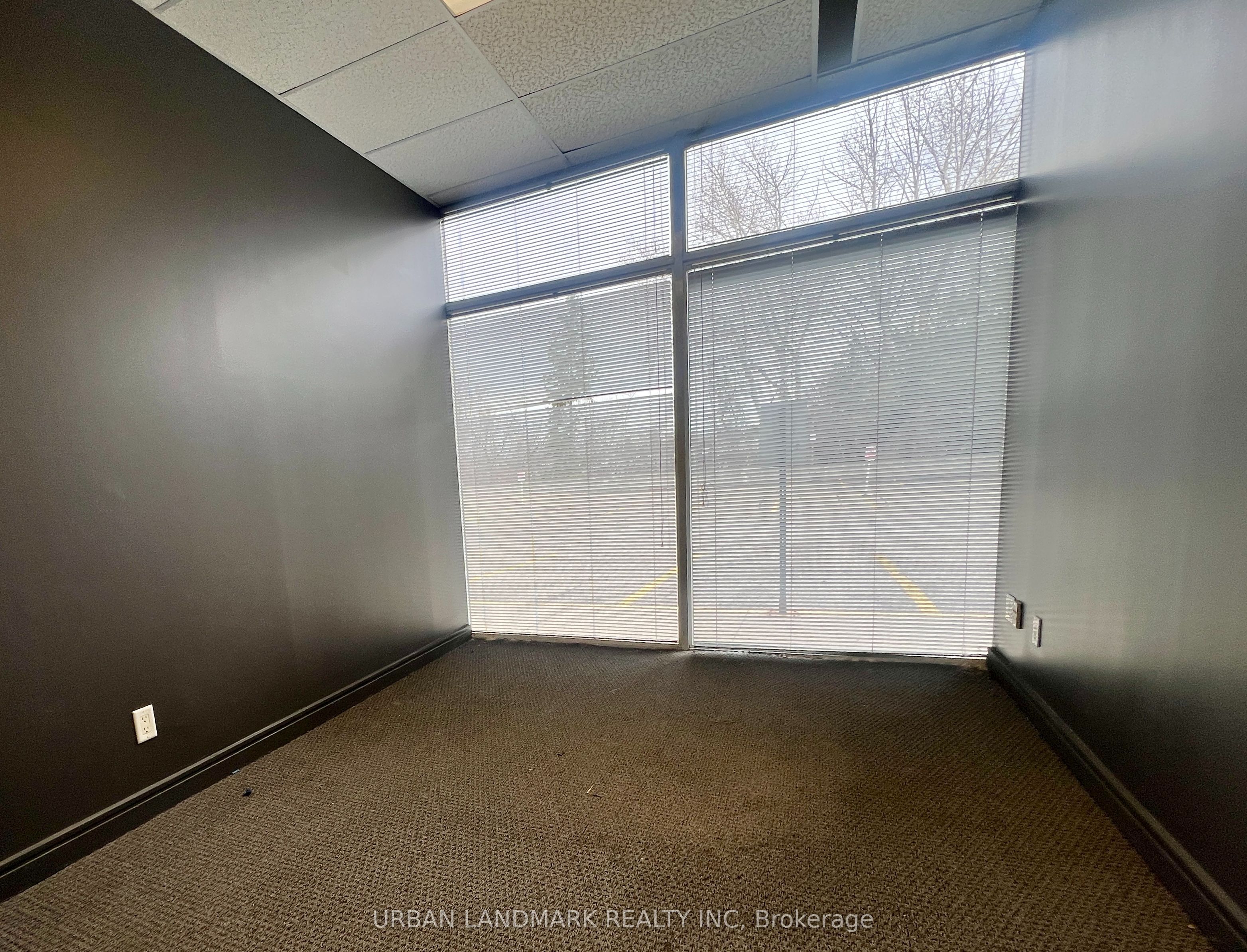 #107 - 1599 Hurontario Street Property Photo 3