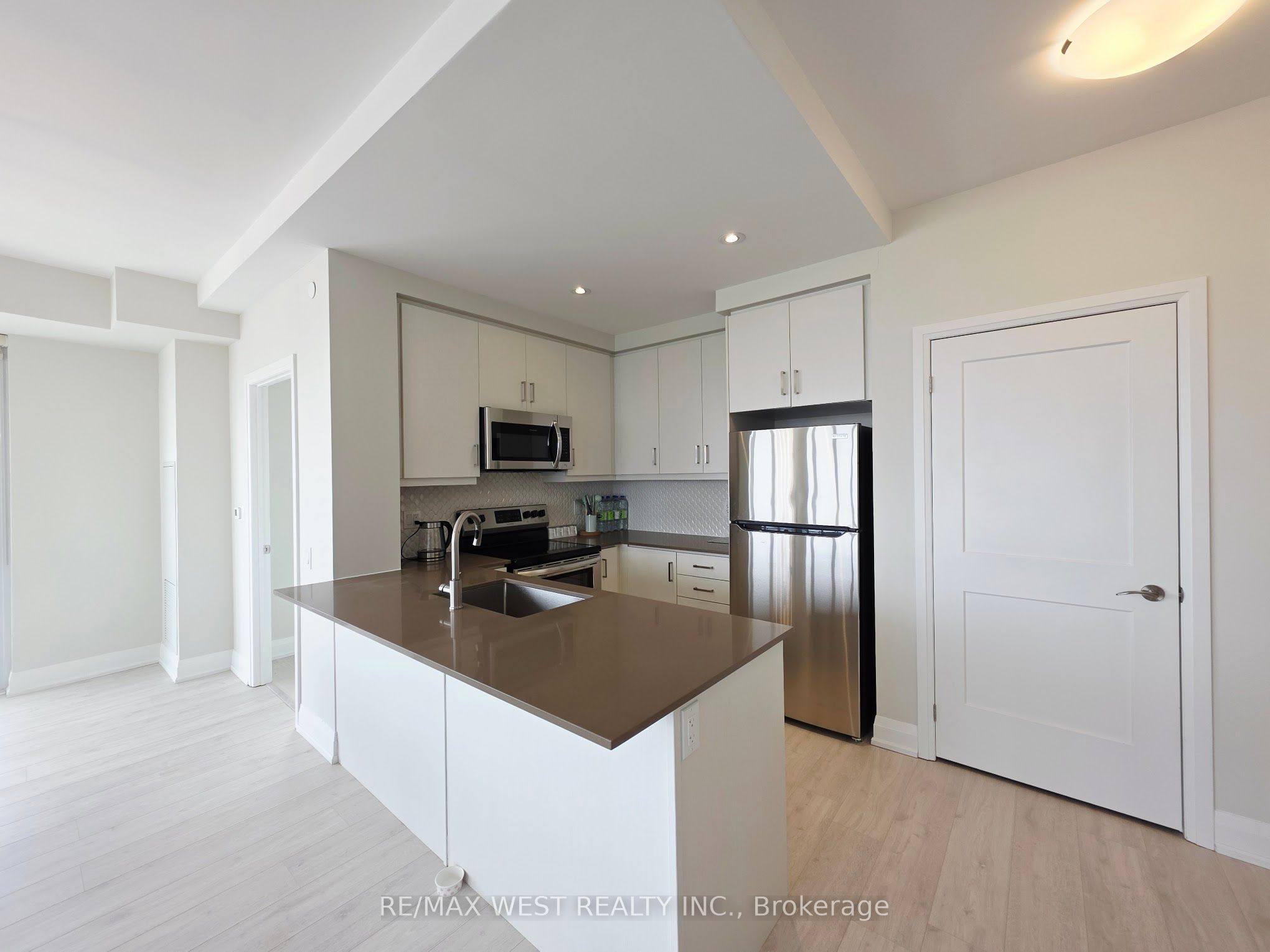 #2003 - 15 Lynch Street Property Photo 1