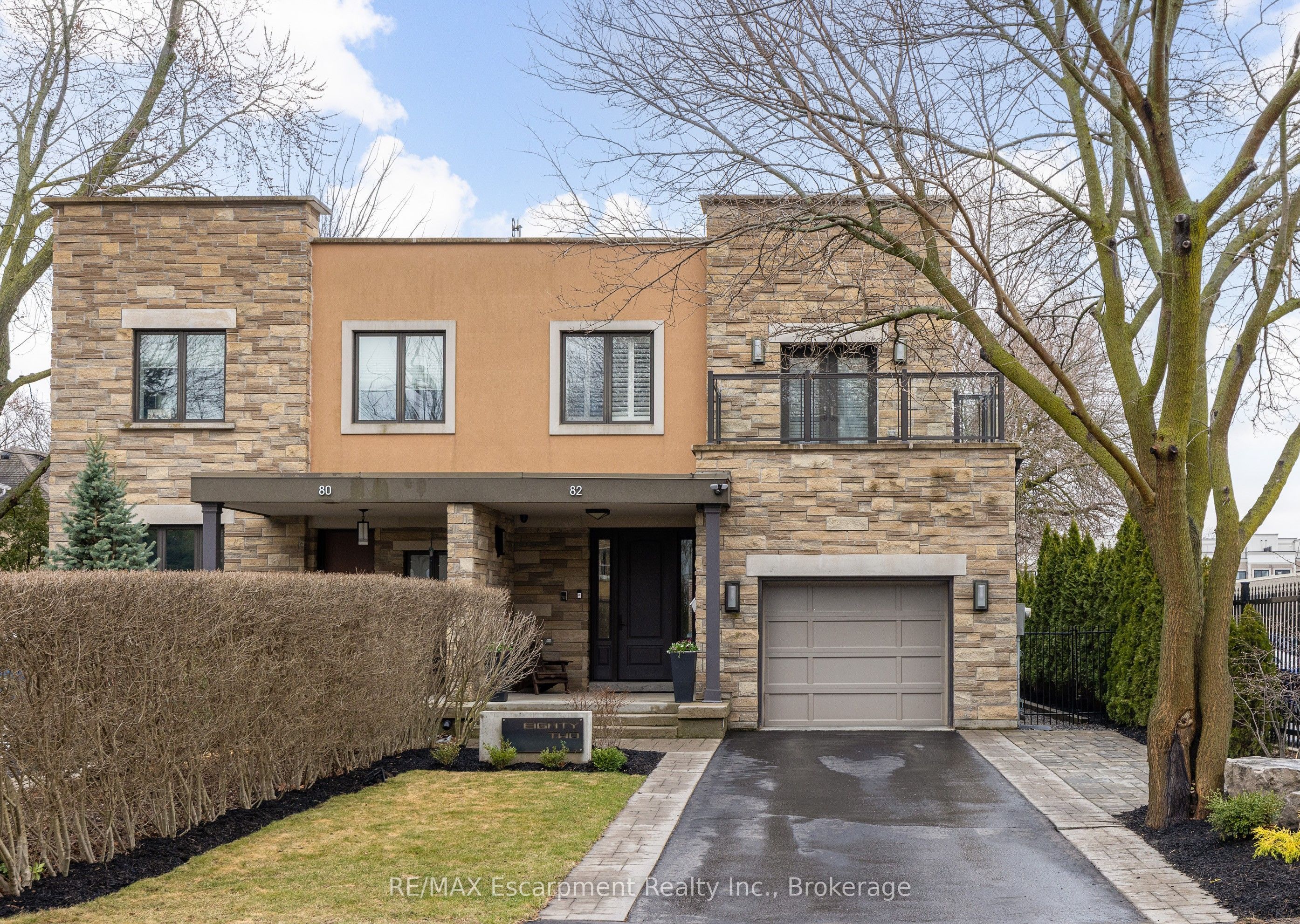 82 Brant Street Property Photo