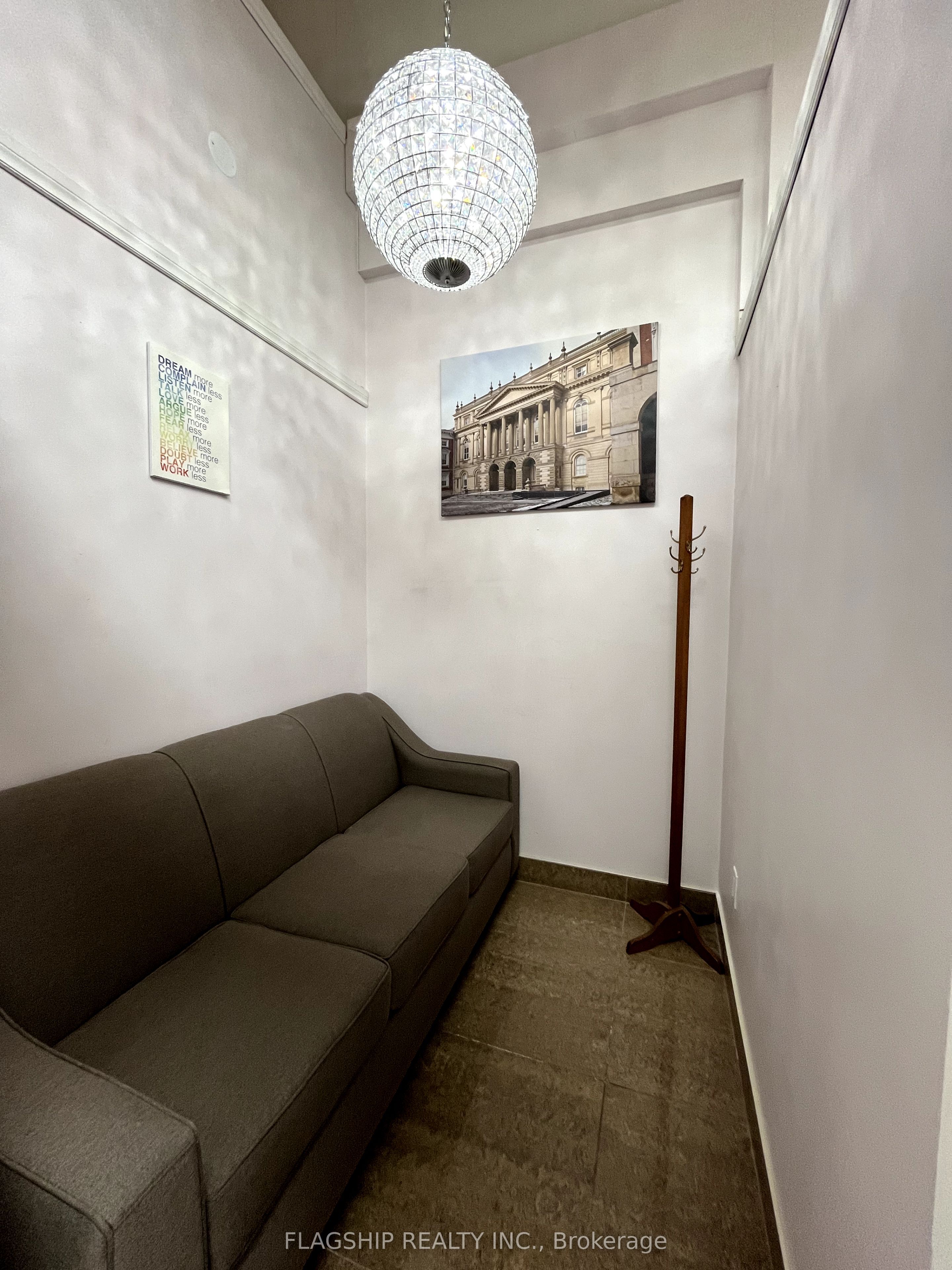 #5 - 341 Parkhurst Square Property Photo 17