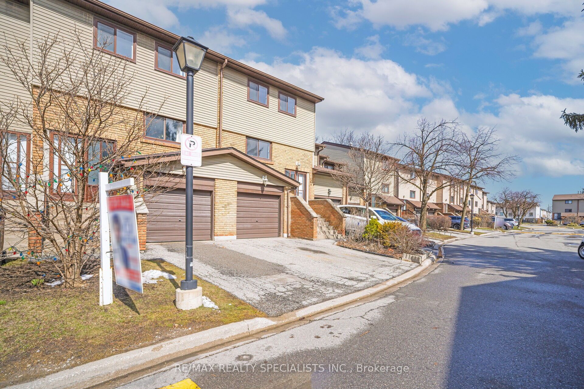 46 Carleton Place Property Photo 2