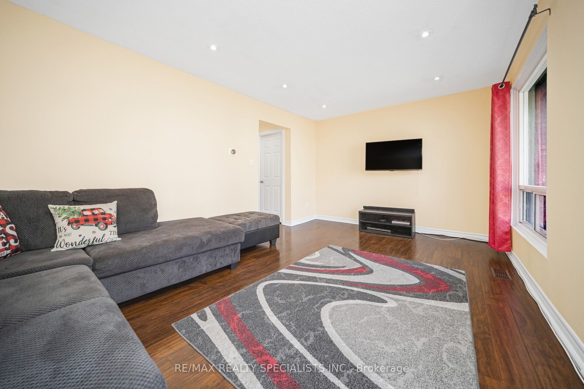 46 Carleton Place Property Photo 9