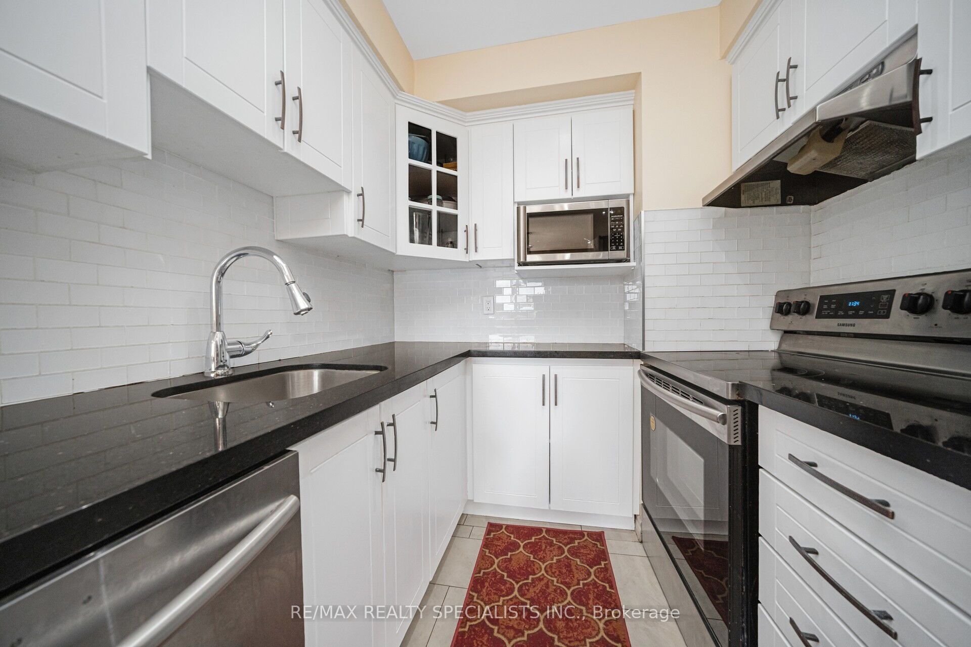 46 Carleton Place Property Photo 15