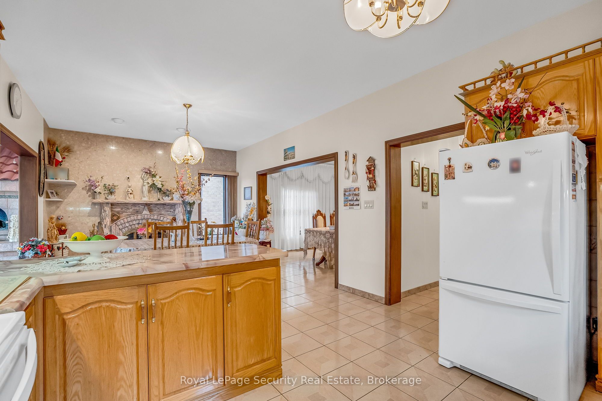 27 Mulholland Avenue Property Photo 12