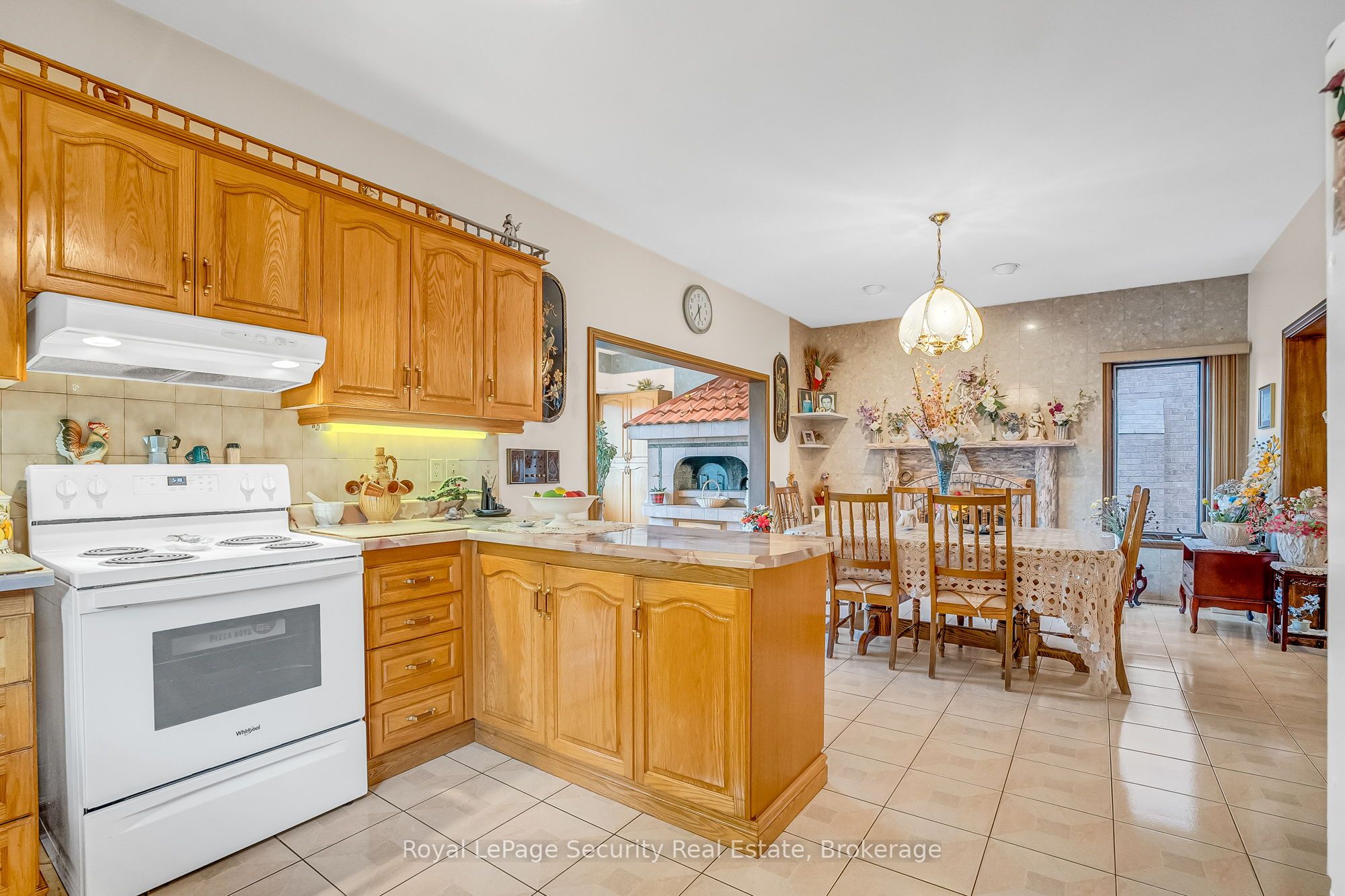 27 Mulholland Avenue Property Photo 13