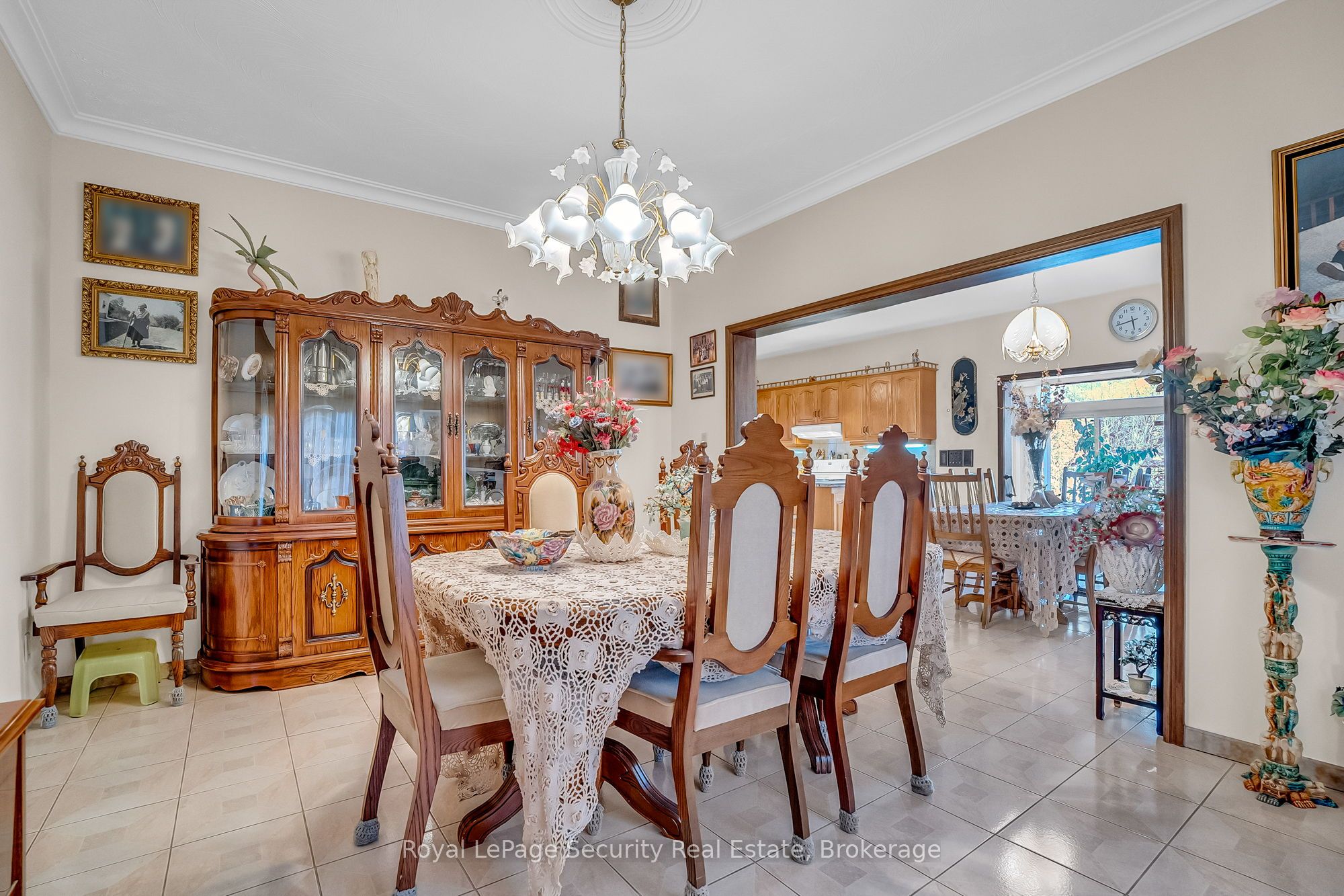 27 Mulholland Avenue Property Photo 16