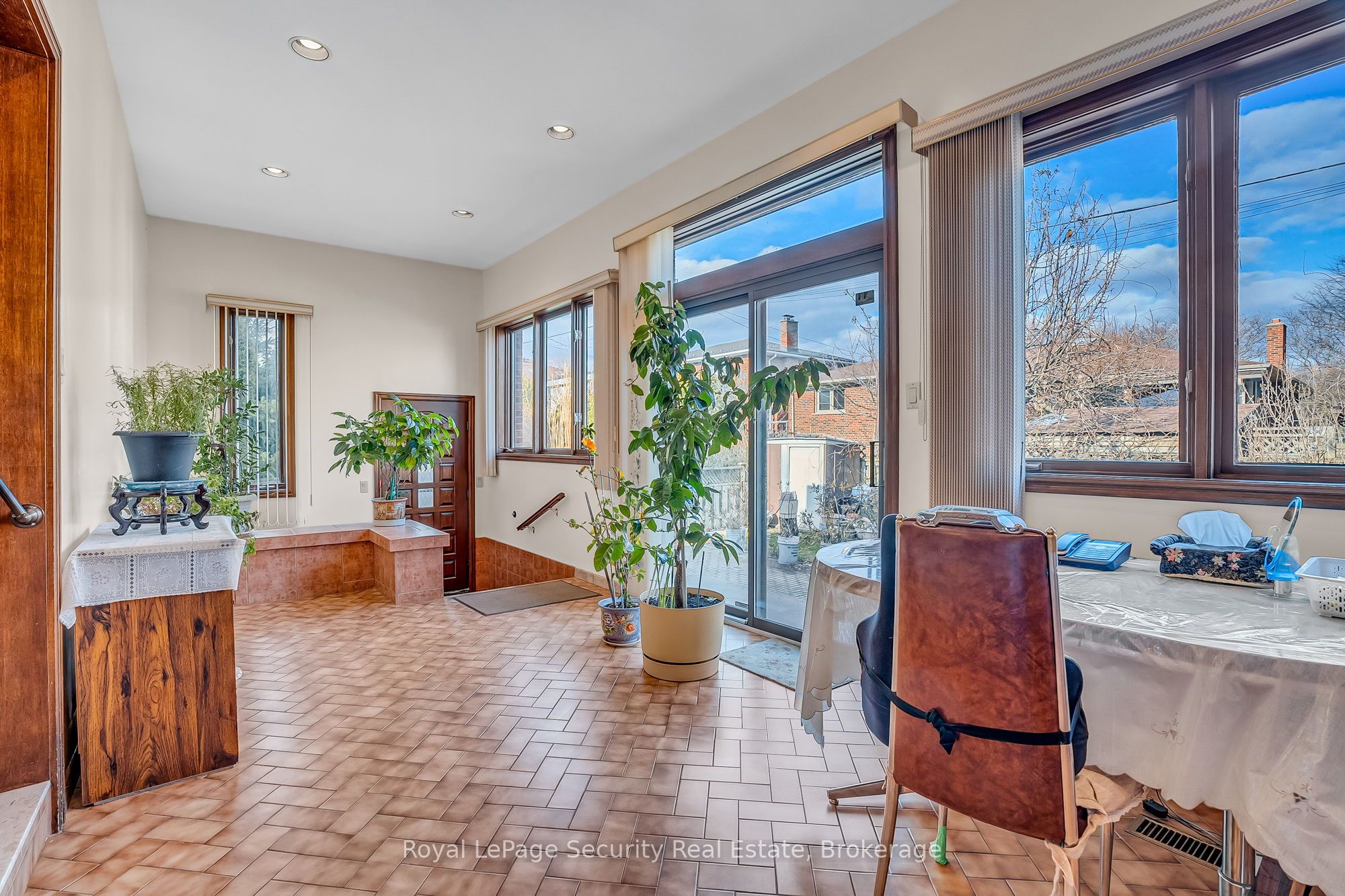 27 Mulholland Avenue Property Photo 18