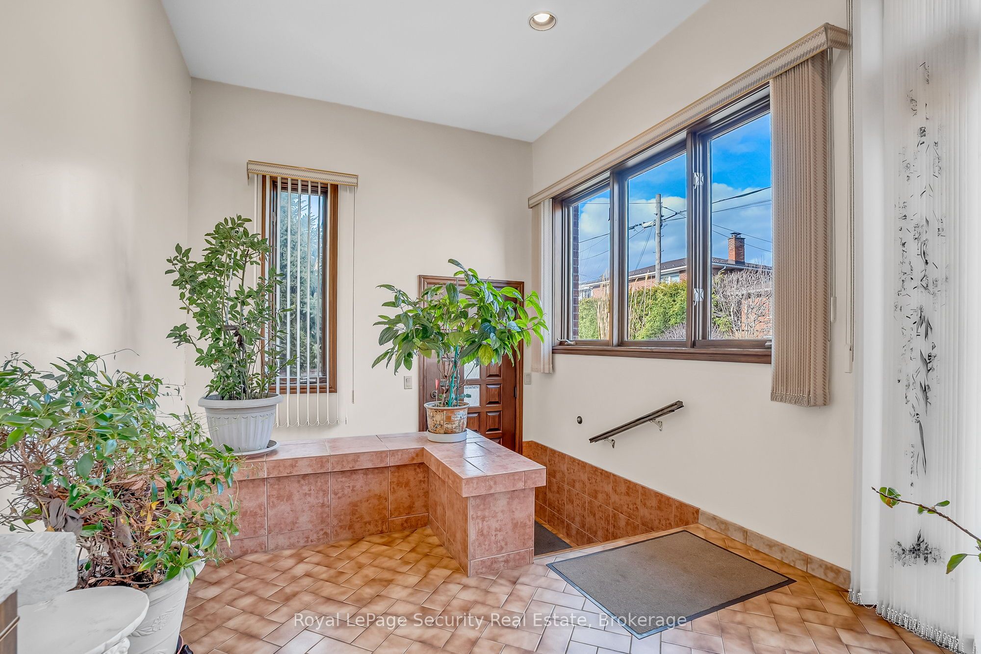 27 Mulholland Avenue Property Photo 20