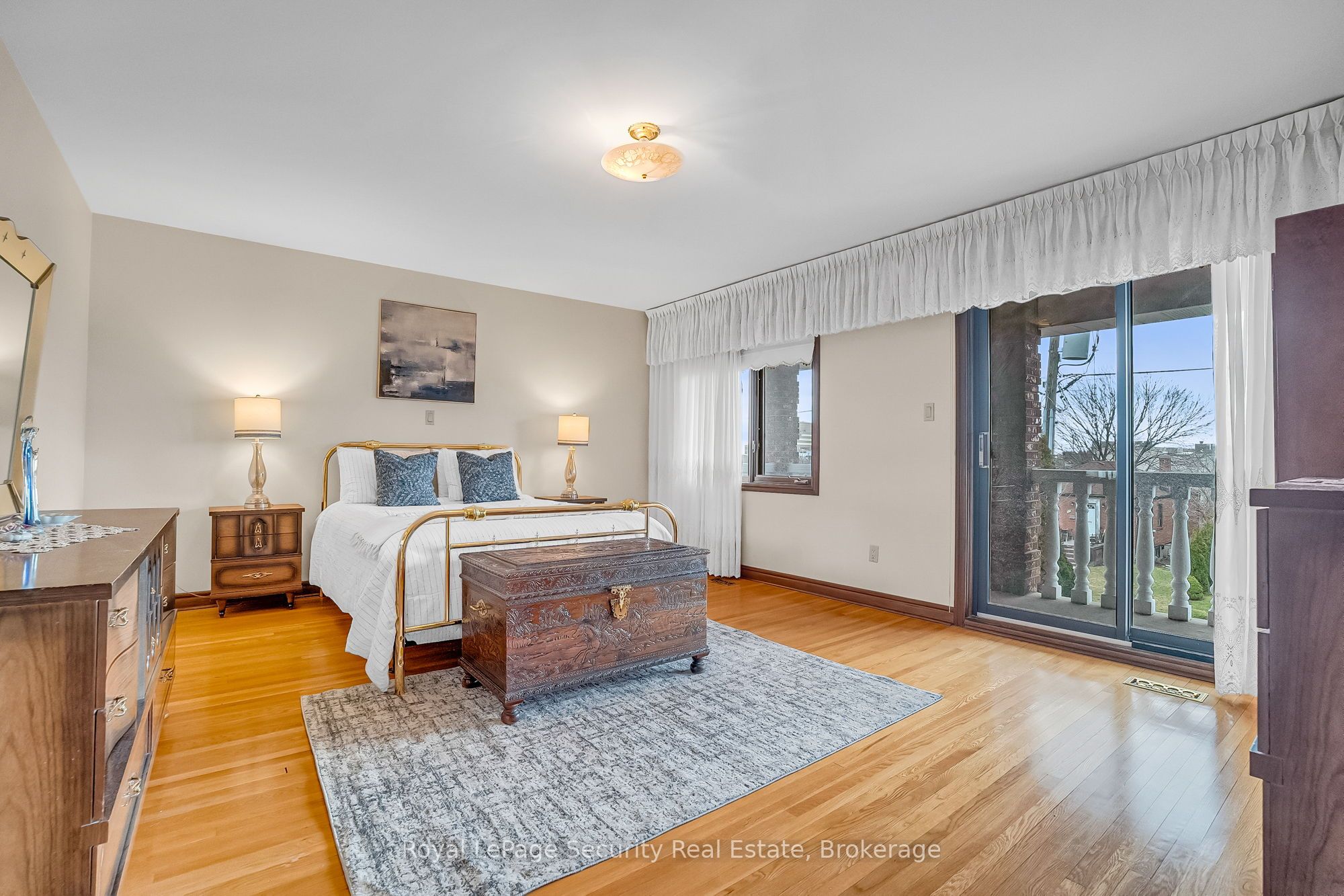 27 Mulholland Avenue Property Photo 22
