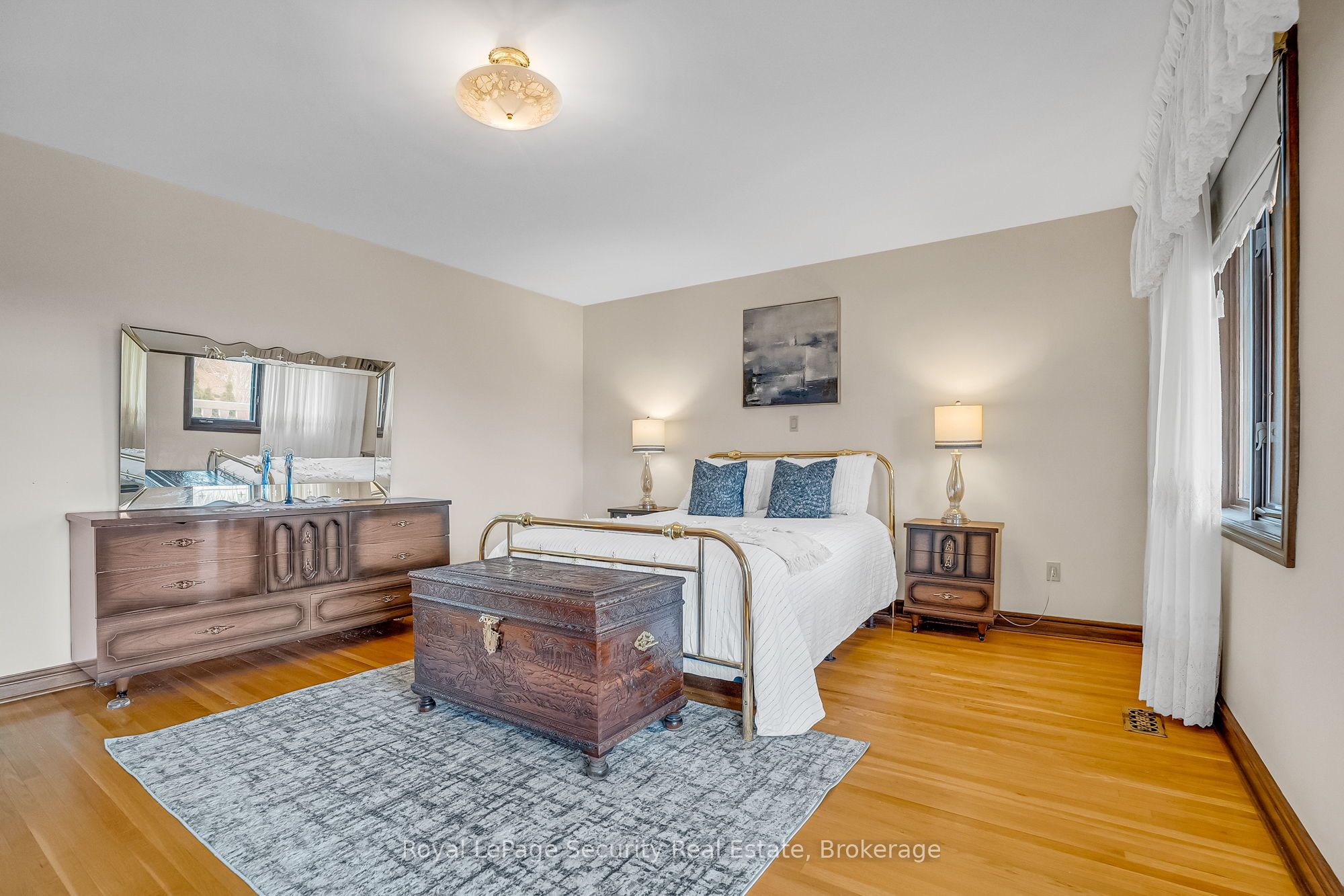 27 Mulholland Avenue Property Photo 23