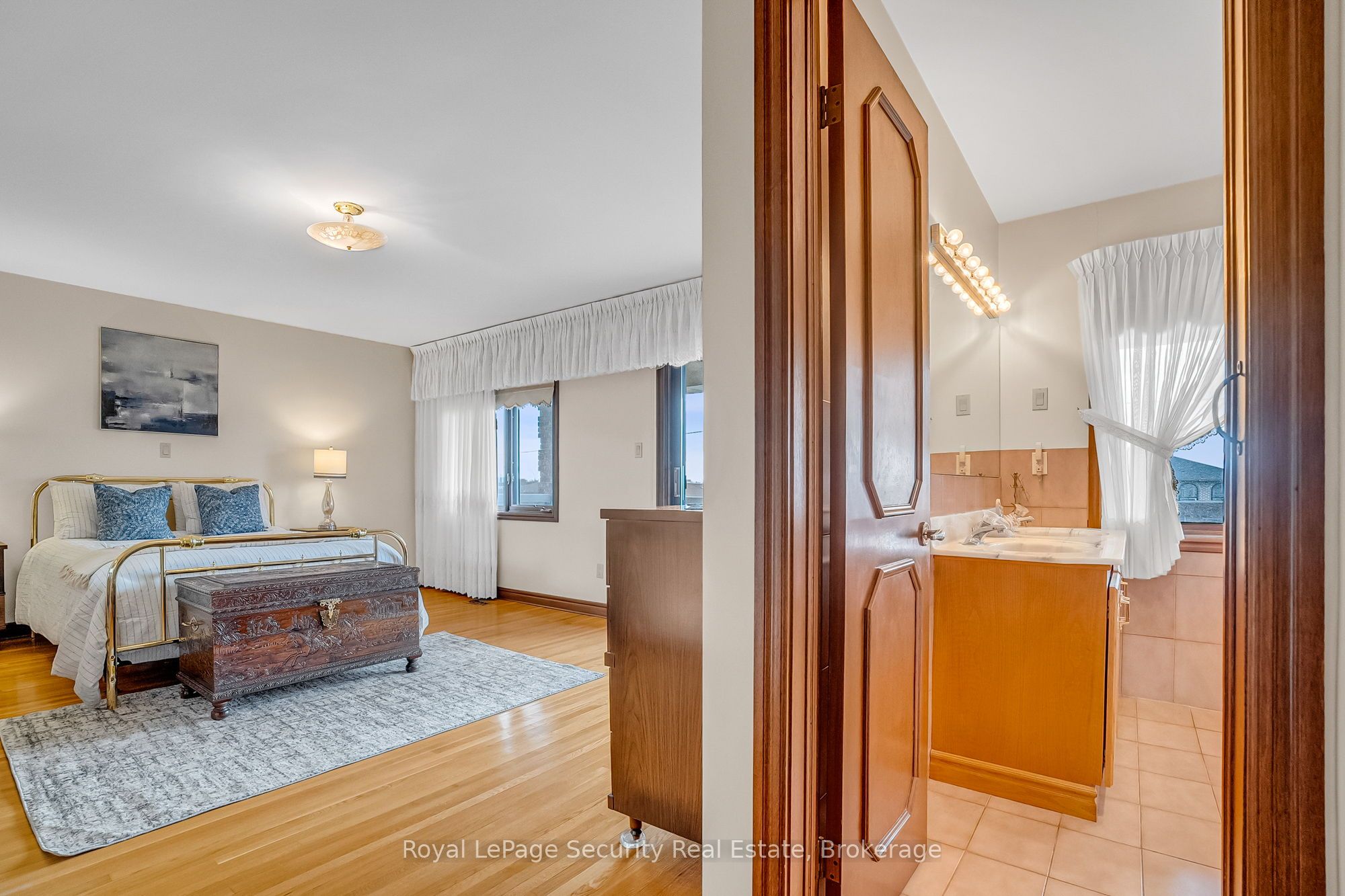 27 Mulholland Avenue Property Photo 26
