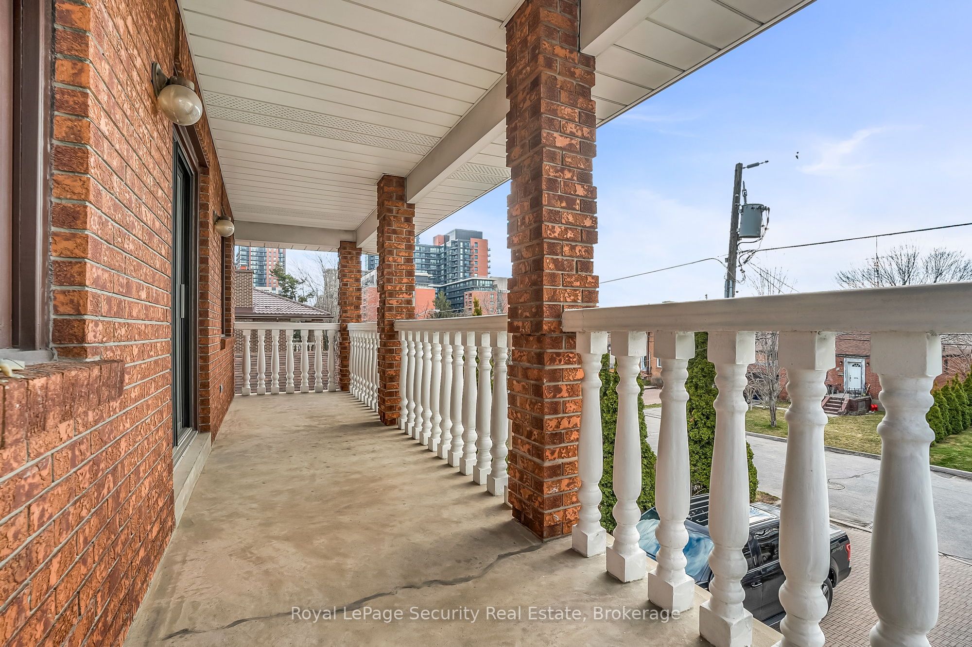 27 Mulholland Avenue Property Photo 27