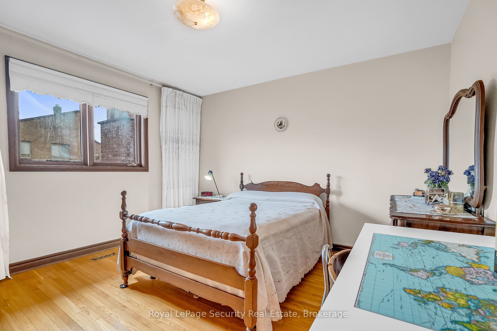27 Mulholland Avenue Property Photo 29